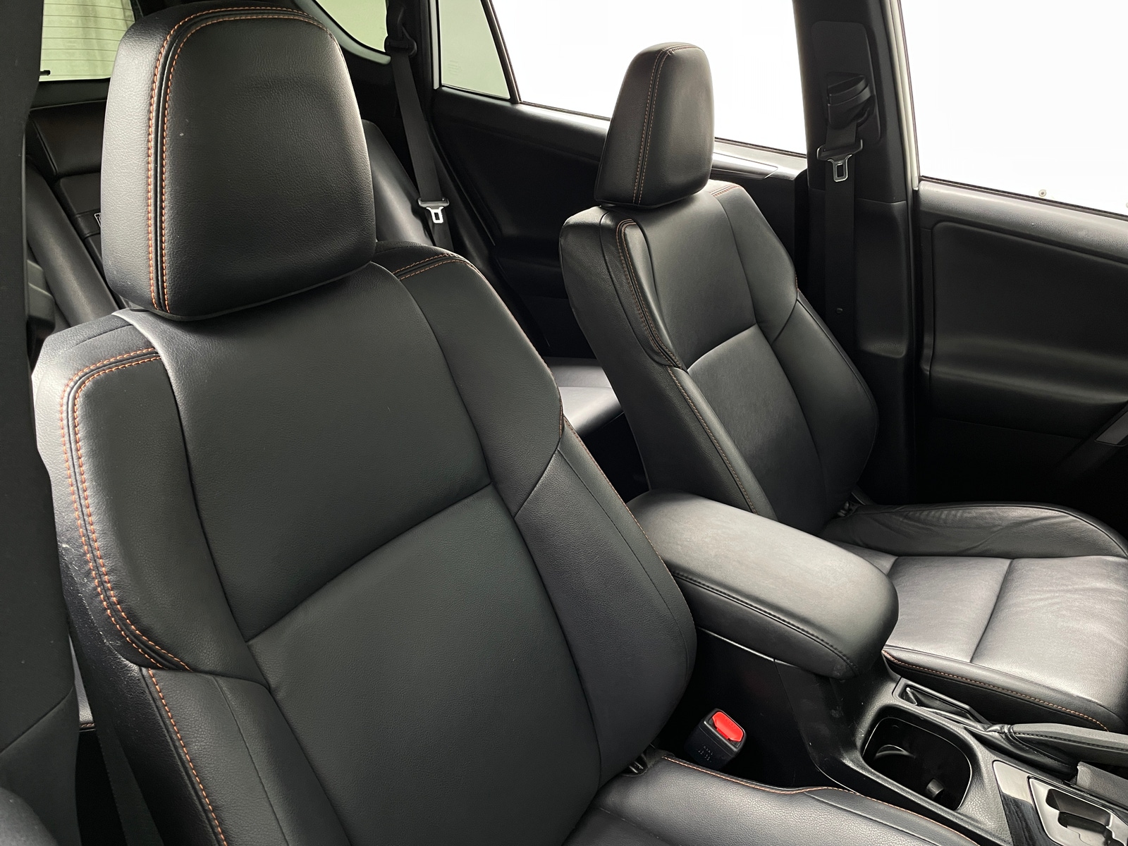 Thumbnail: 2018 Toyota RAV4 - 2