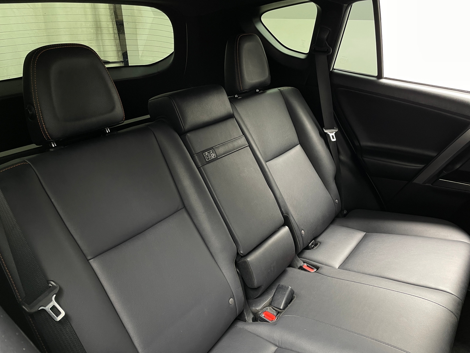 Thumbnail: 2018 Toyota RAV4 - 6