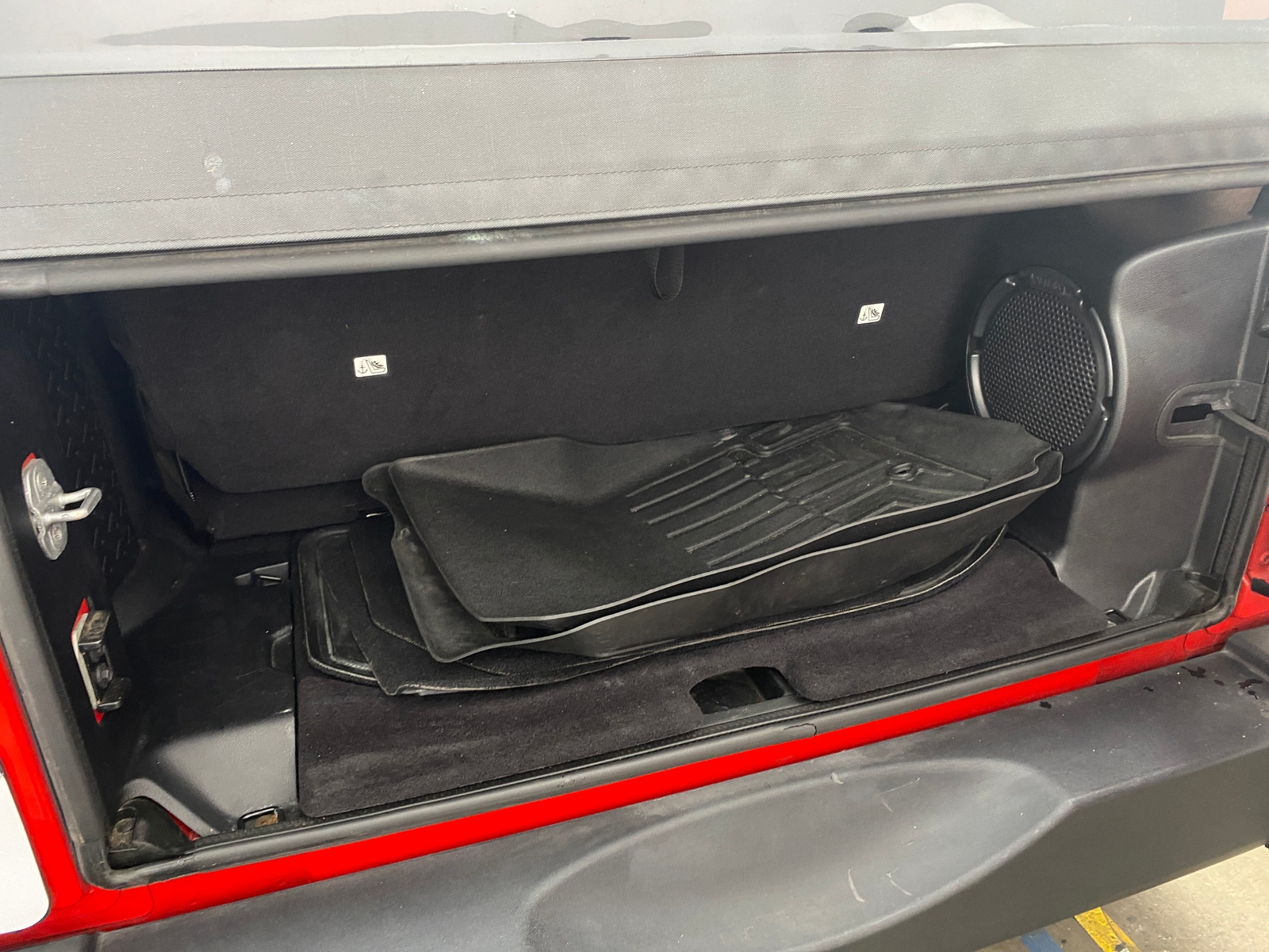 Thumbnail: 2011 Jeep Wrangler - 7