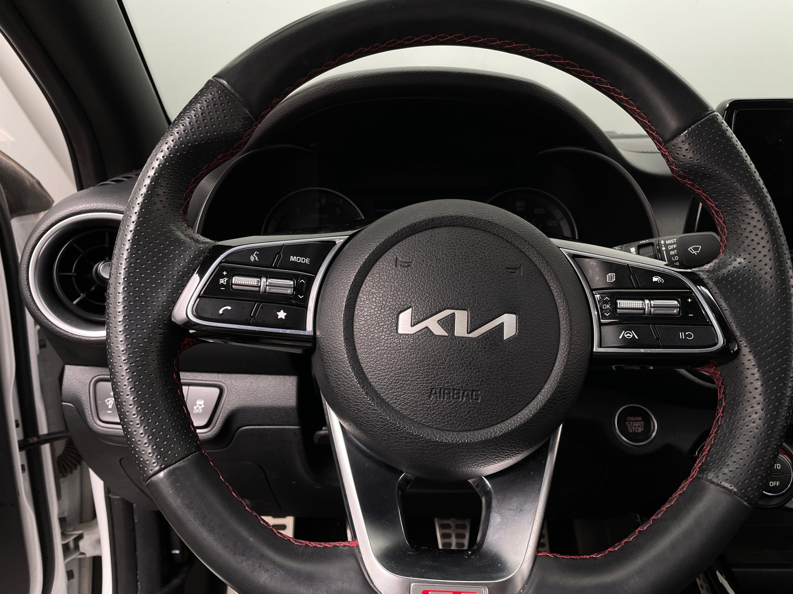 Thumbnail: 2023 Kia Forte - 4