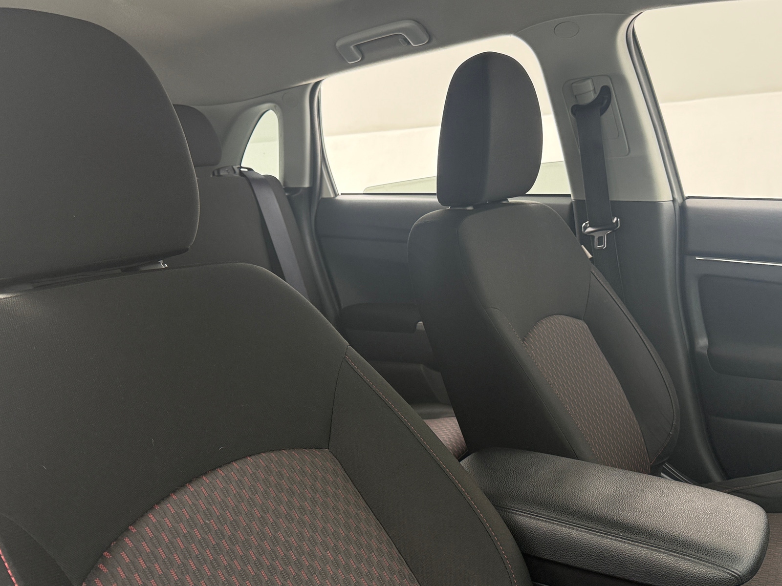 Thumbnail: 2019 Mitsubishi Outlander Sport - 2