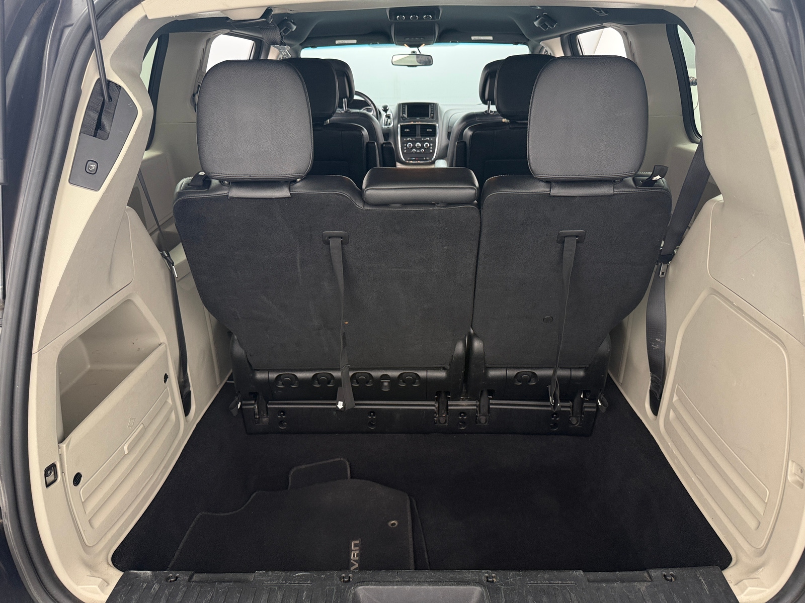 Thumbnail: 2017 Dodge Grand Caravan - 6