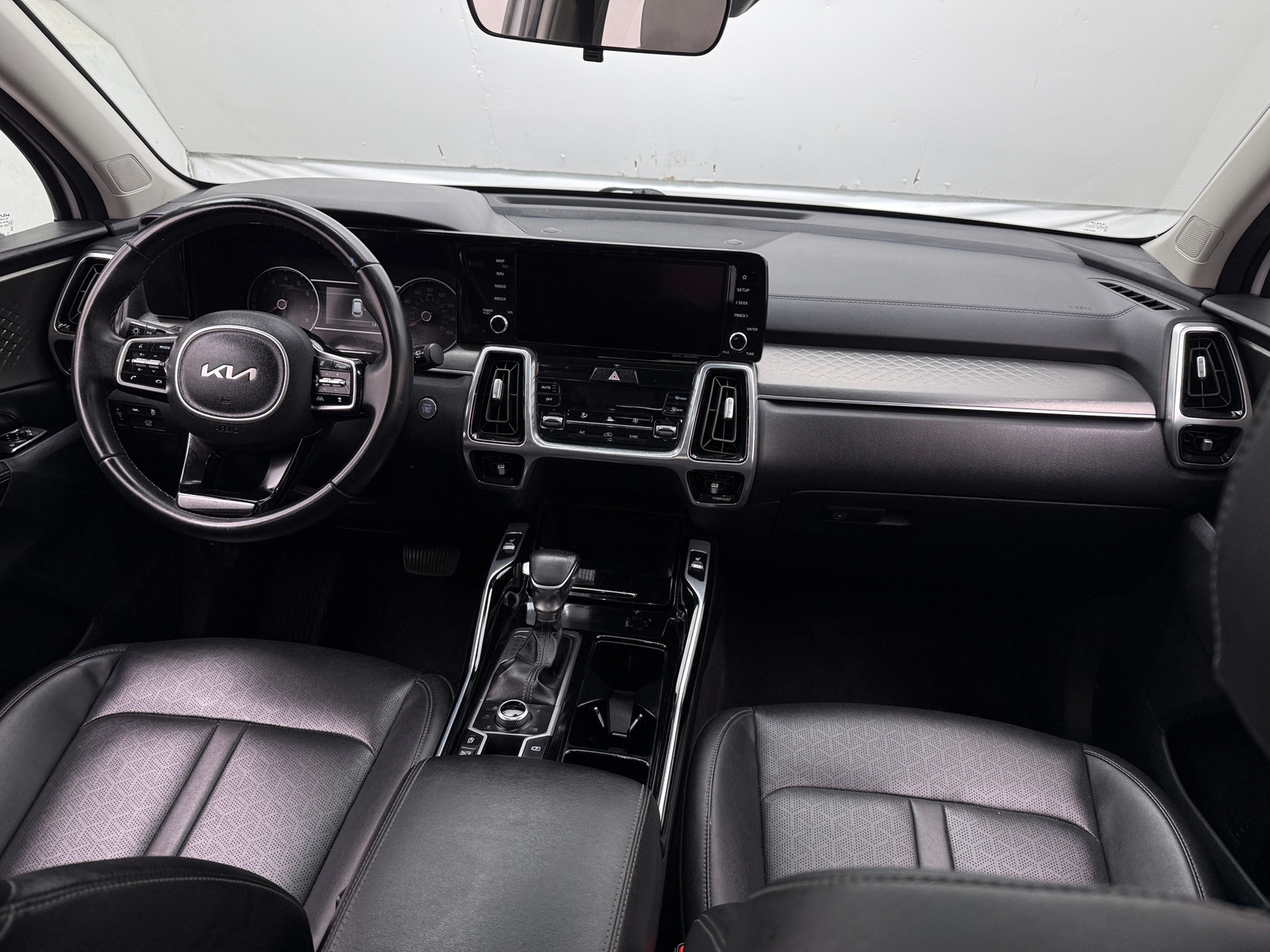 Thumbnail: 2022 Kia Sorento - 2