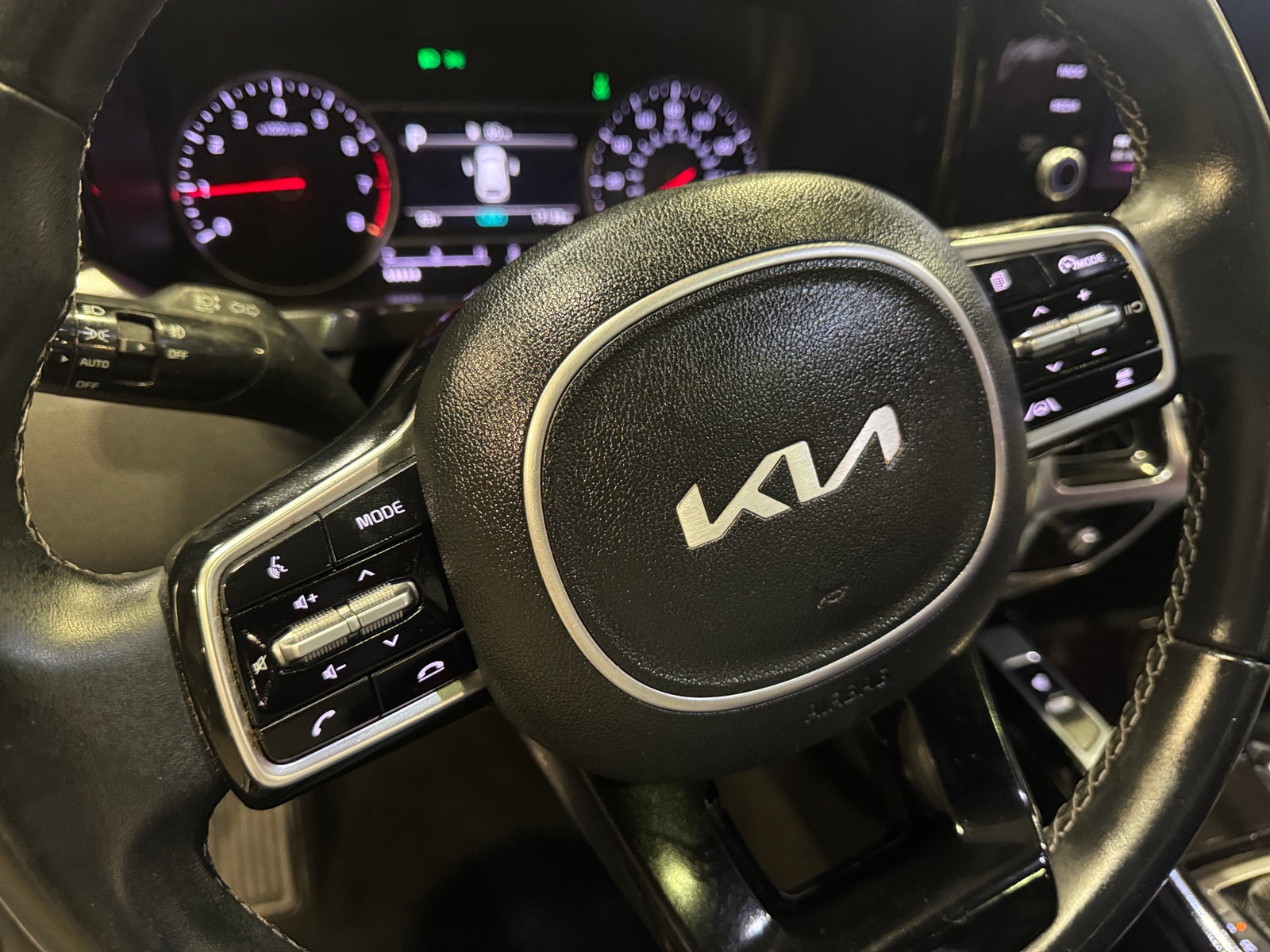 Thumbnail: 2022 Kia Sorento - 4