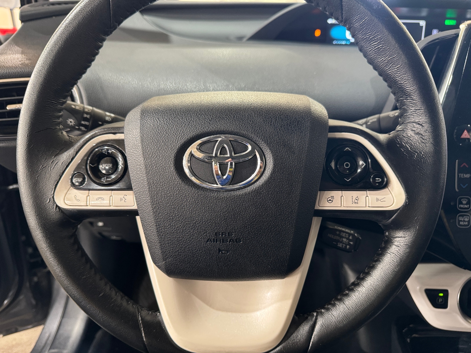 Thumbnail: 2017 Toyota Prius Prime - 5