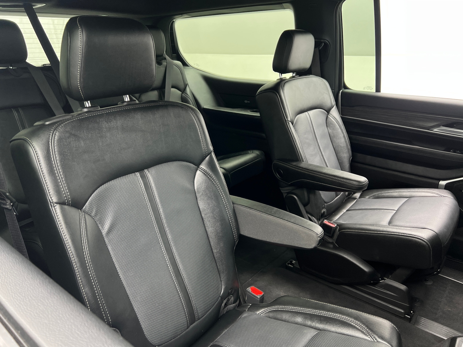 Thumbnail: 2024 Jeep Wagoneer - 5