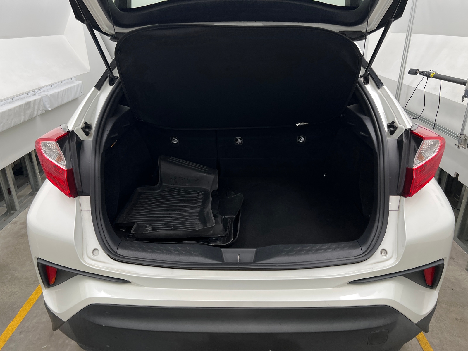 Thumbnail: 2019 Toyota C-HR - 6