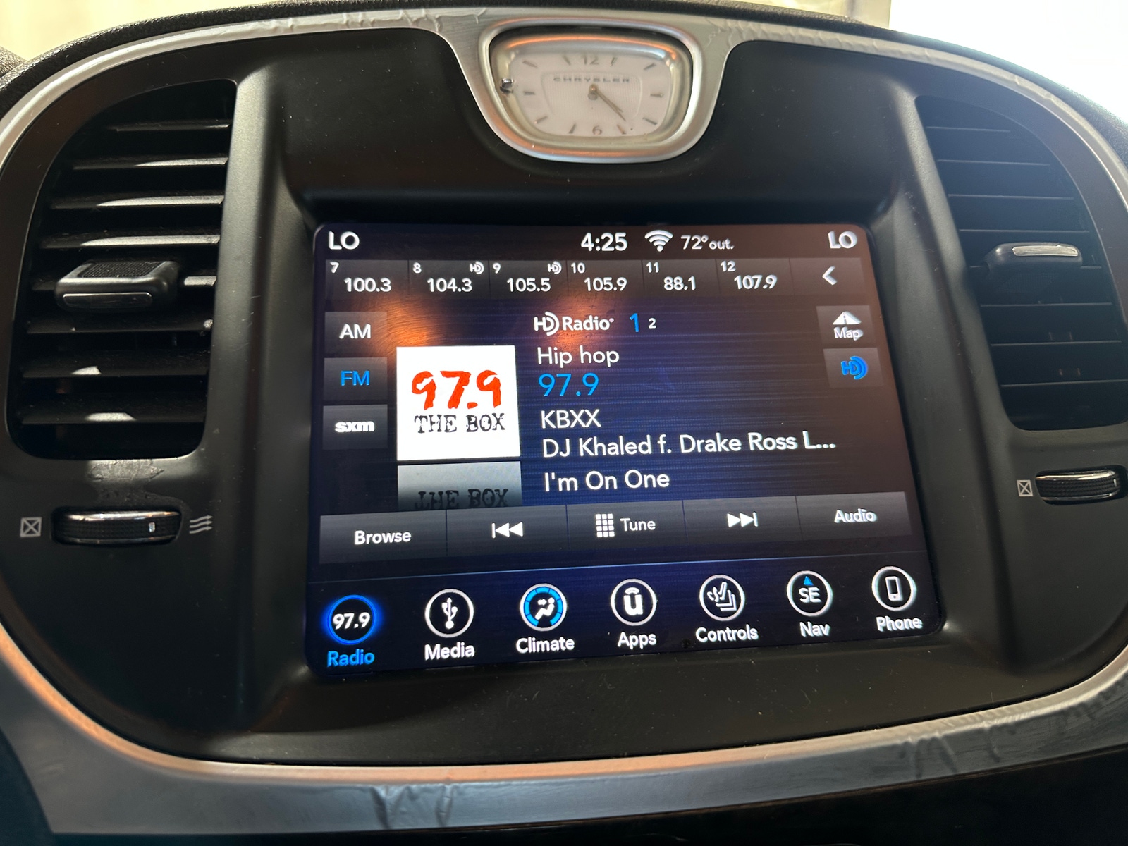 Thumbnail: 2019 Chrysler 300 - 3