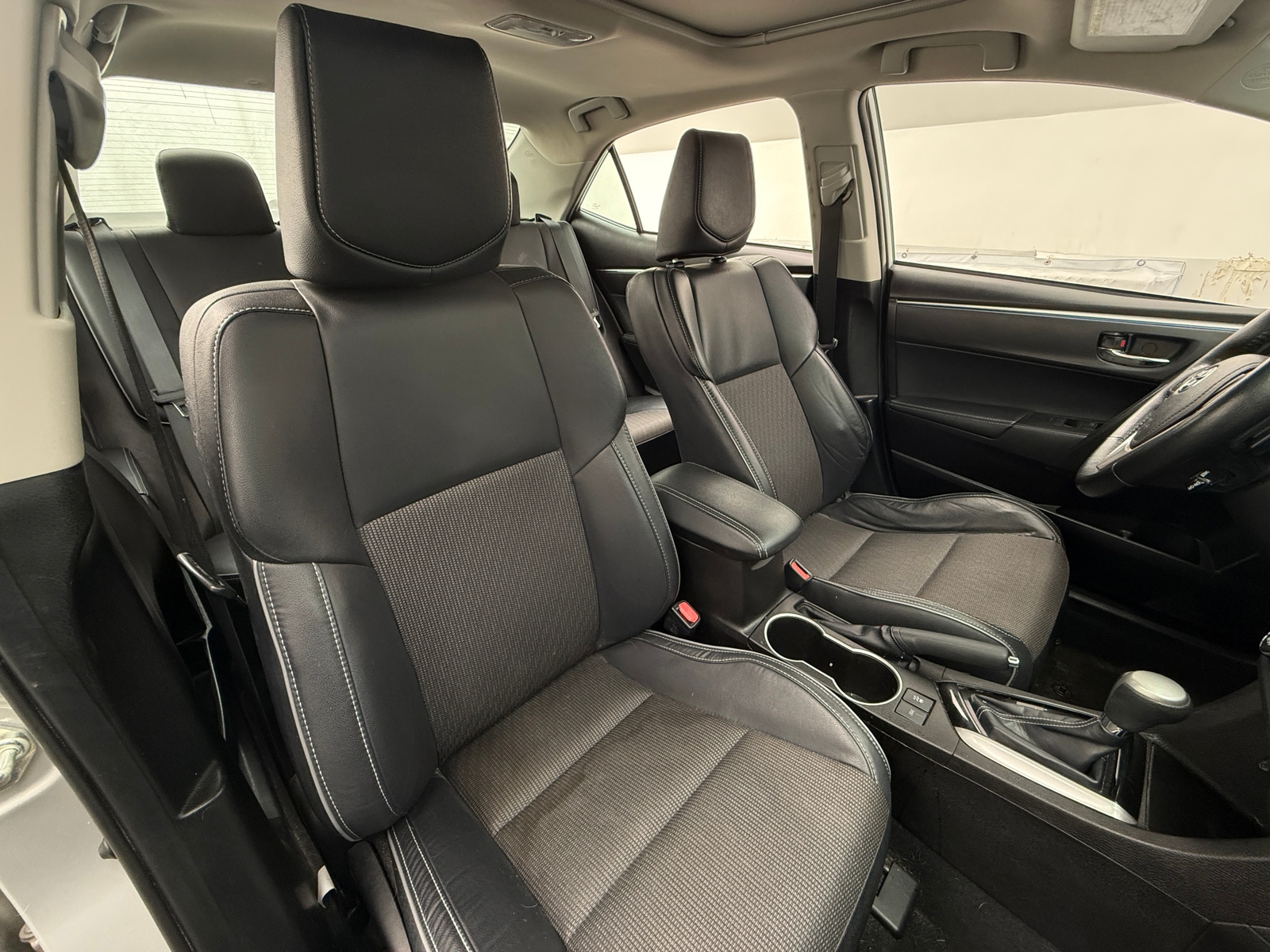 Thumbnail: 2015 Toyota Corolla - 2