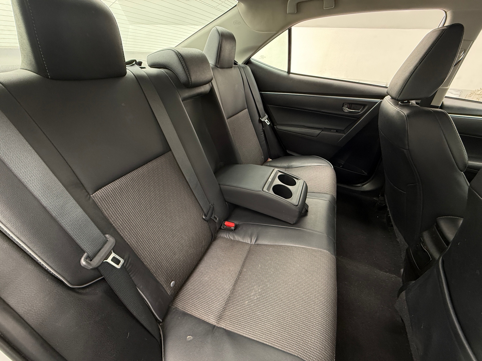 Thumbnail: 2015 Toyota Corolla - 6
