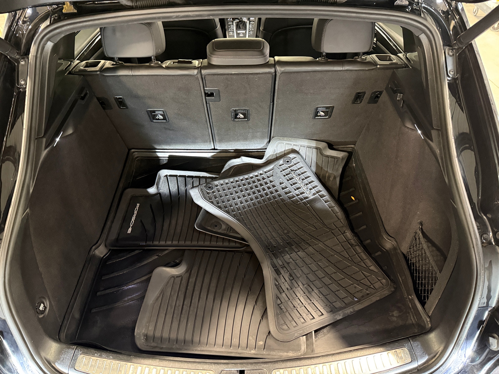 Thumbnail: 2015 Porsche Macan - 6