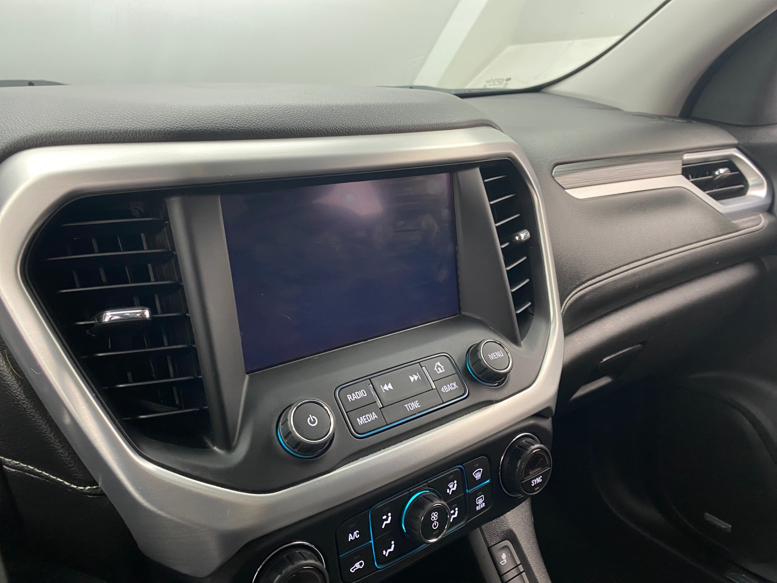 Thumbnail: 2018 GMC Acadia - 3