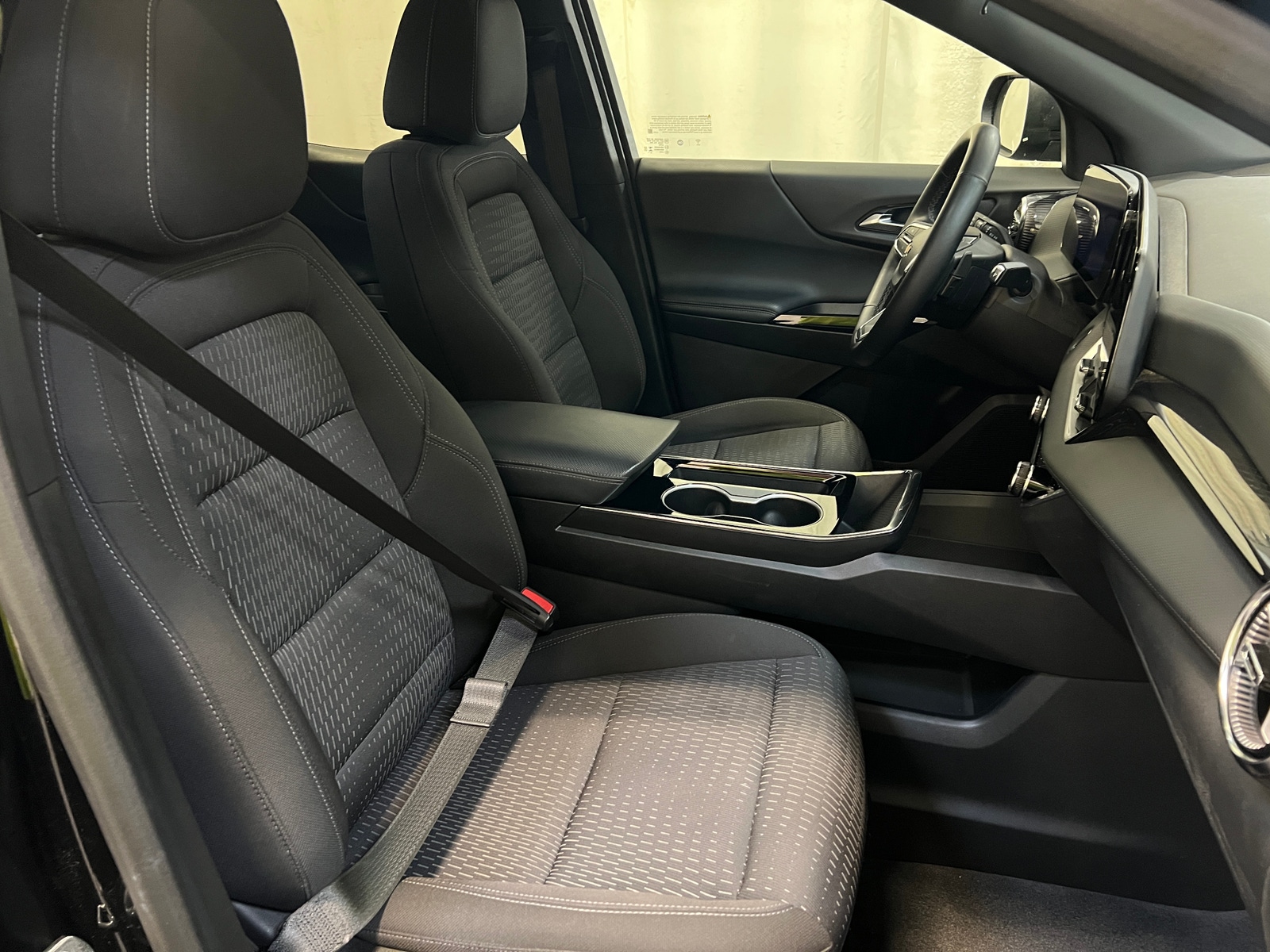 Thumbnail: 2025 Chevrolet Equinox - 2