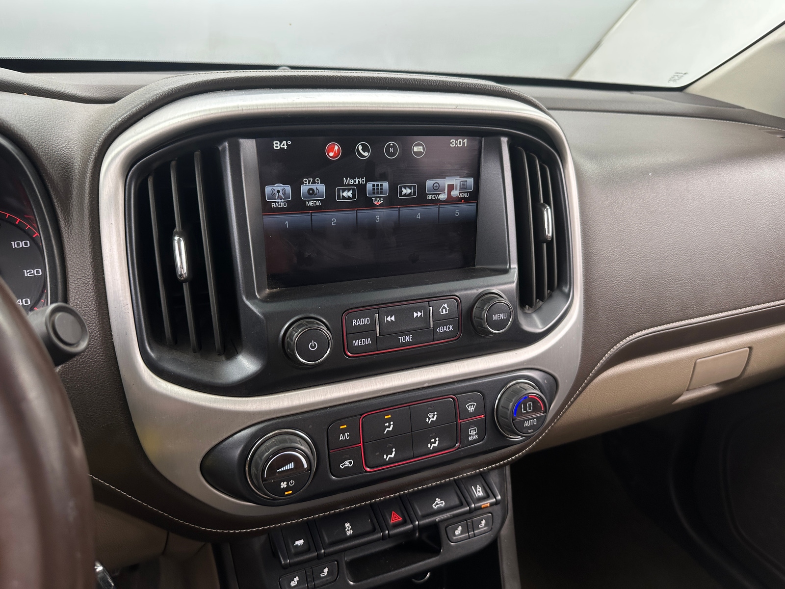 Thumbnail: 2016 GMC Canyon - 3