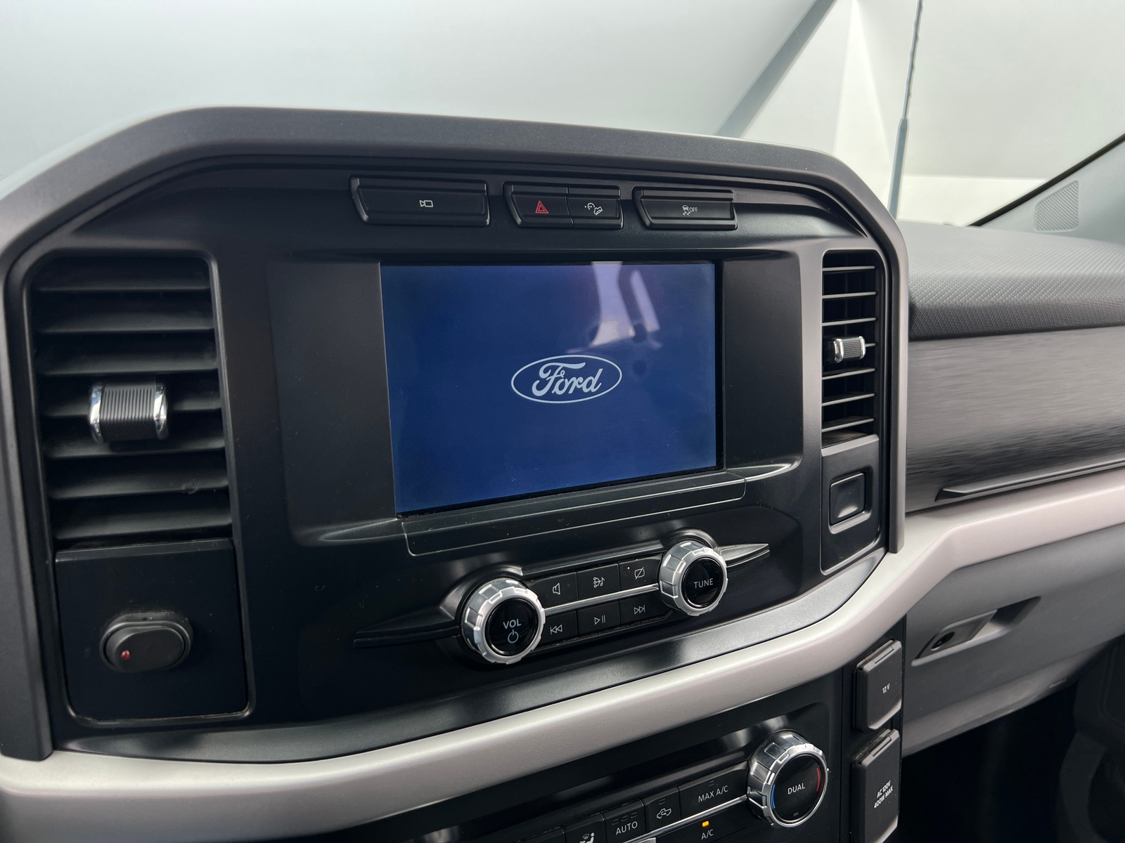 Thumbnail: 2022 Ford Econoline - 4