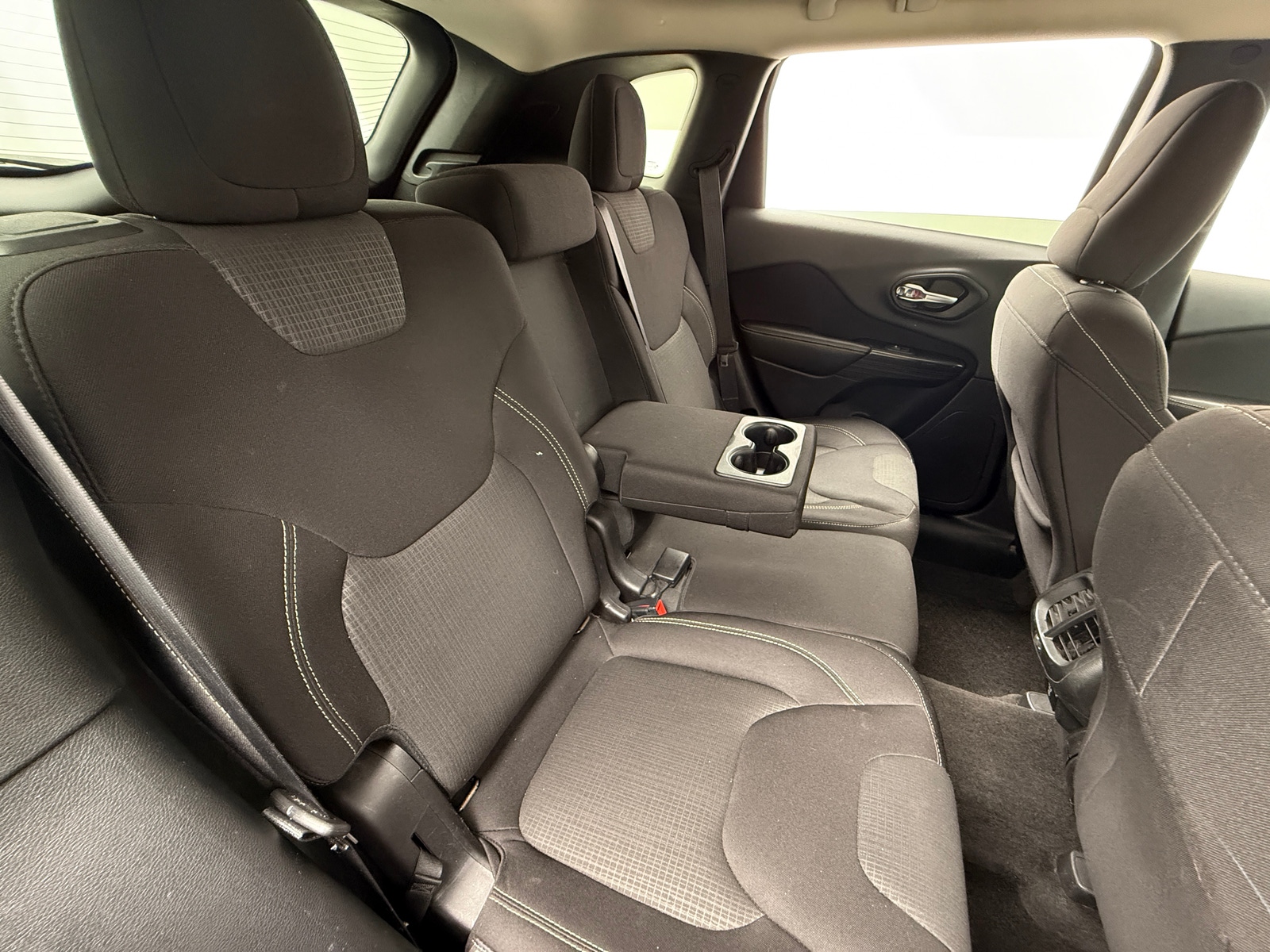 Thumbnail: 2015 Jeep Cherokee - 6