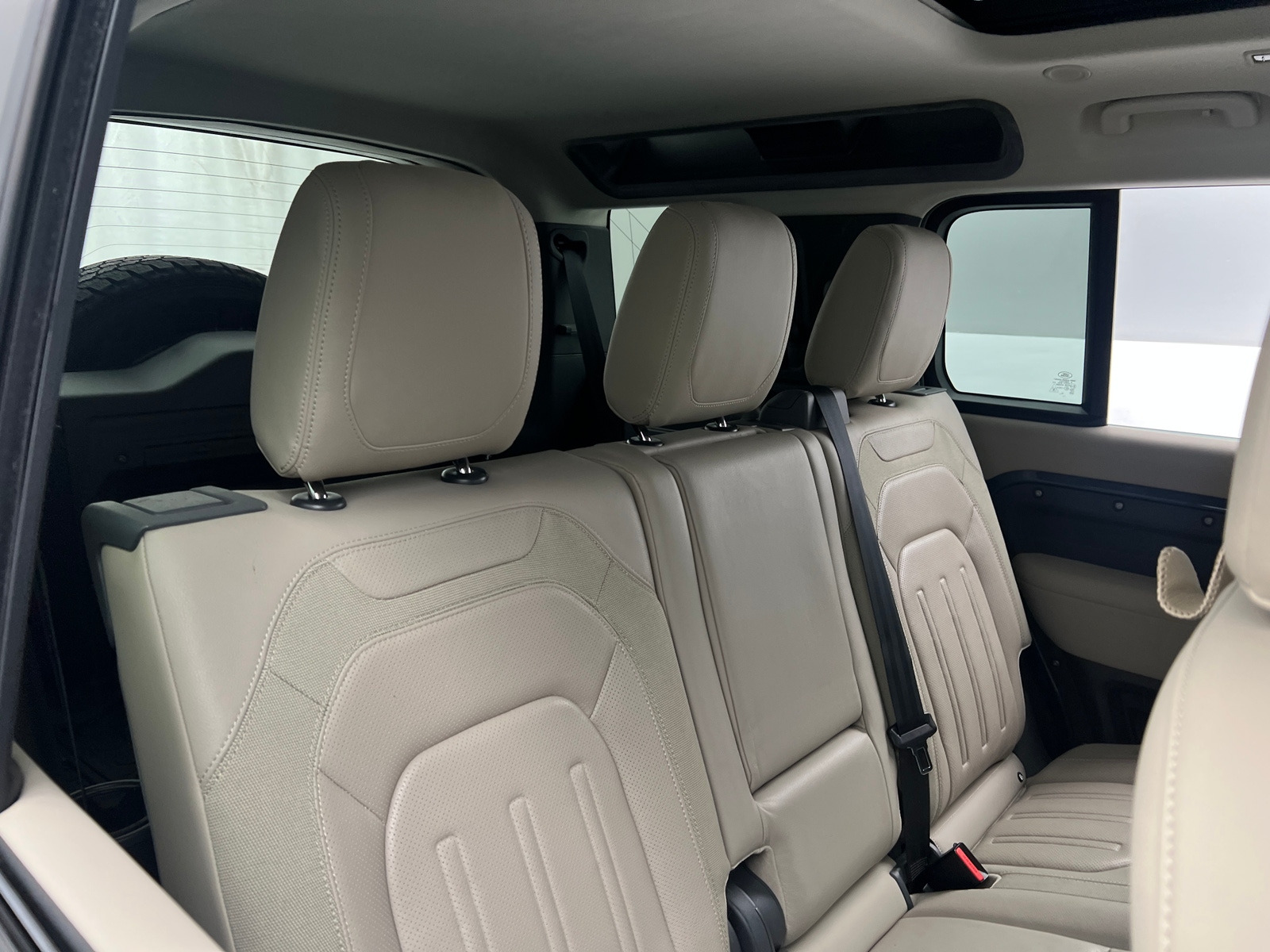 Thumbnail: 2021 Land Rover Defender - 5