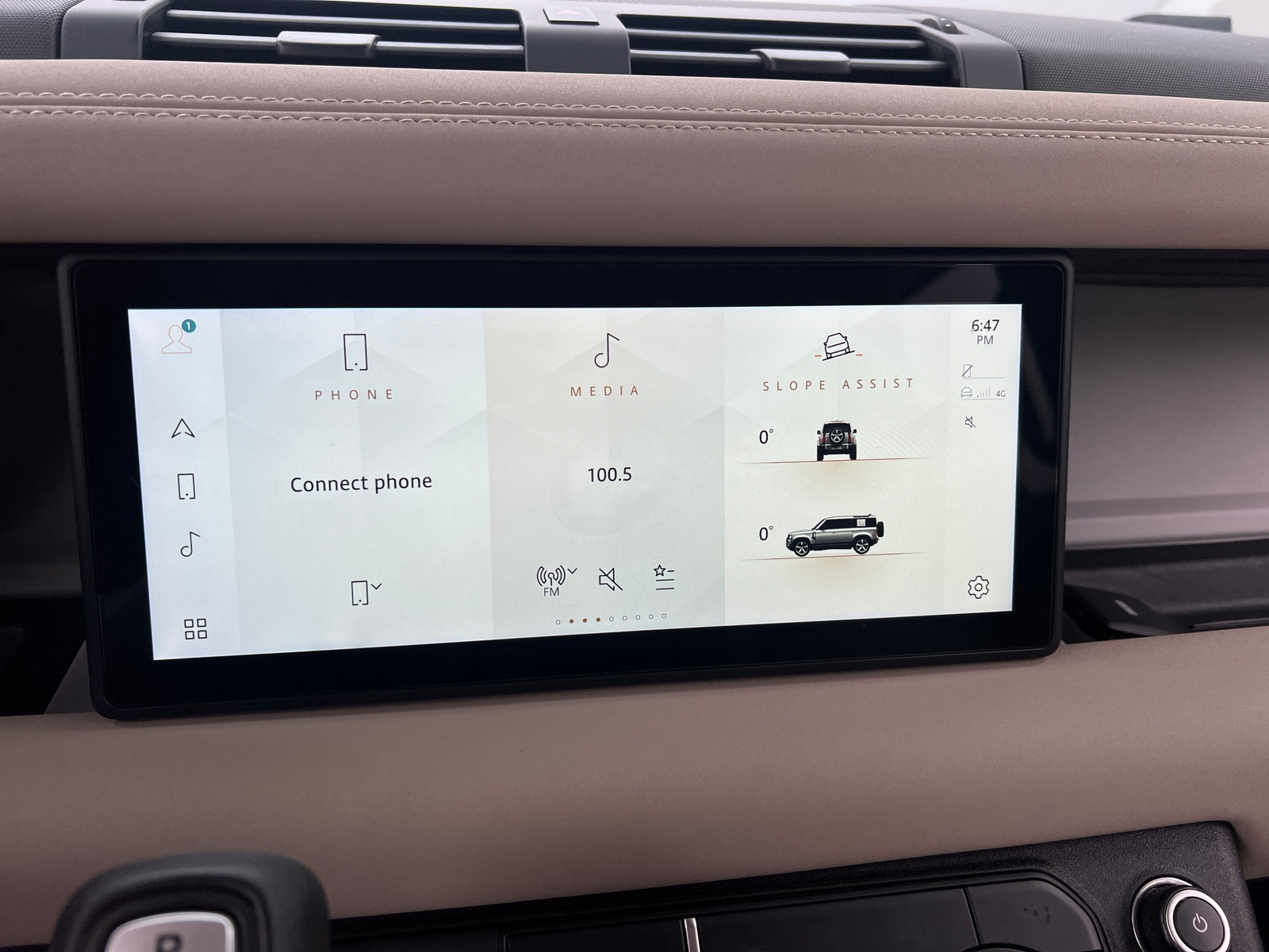 Thumbnail: 2021 Land Rover Defender - 3