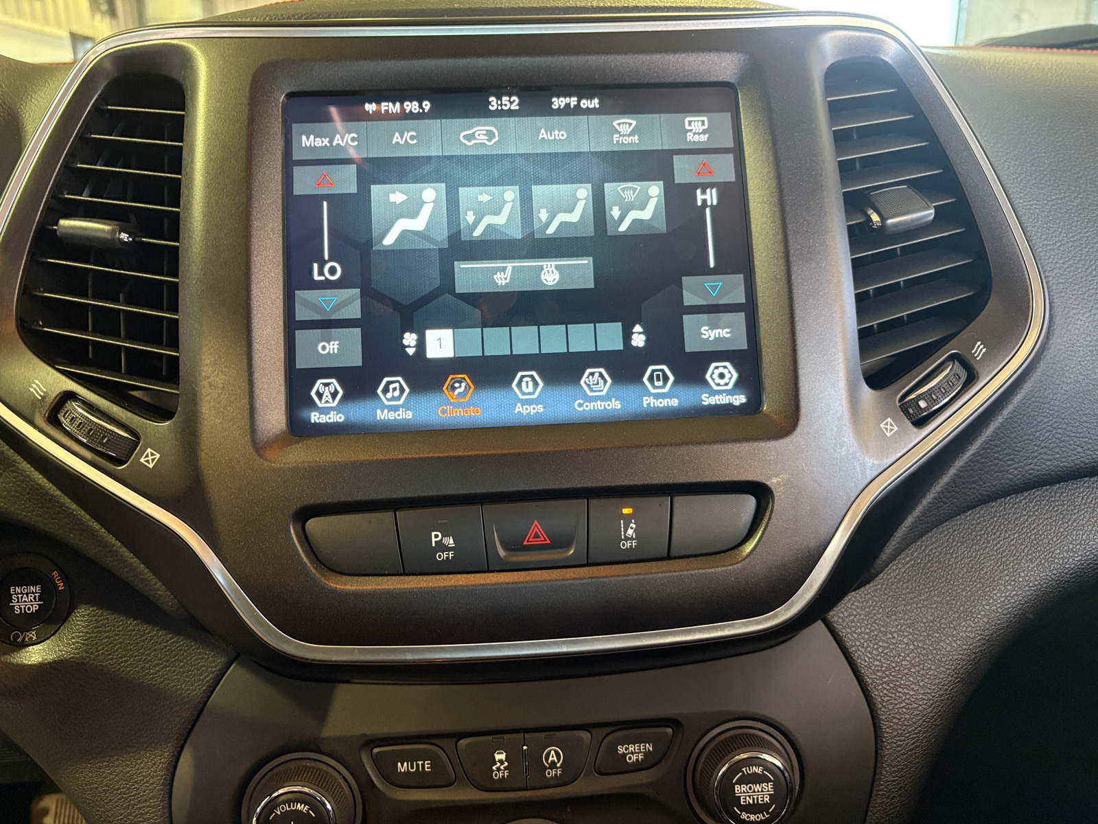 Thumbnail: 2021 Jeep Cherokee - 4