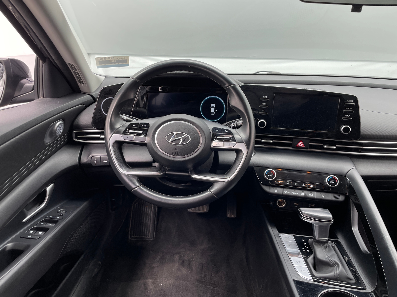 Thumbnail: 2022 Hyundai Elantra - 5