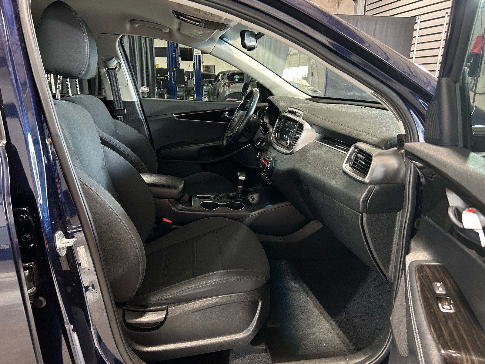 Thumbnail: 2019 Kia Sorento - 2