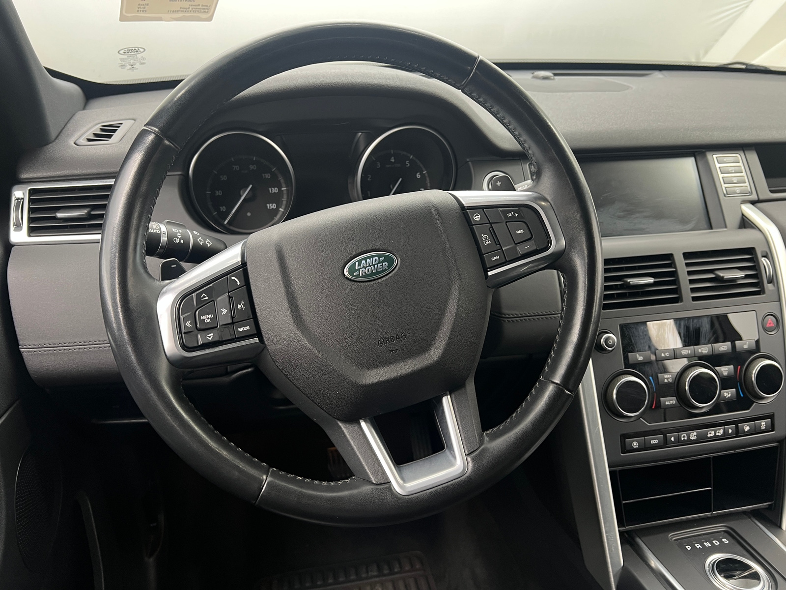 Thumbnail: 2019 Land Rover Discovery Sport - 4