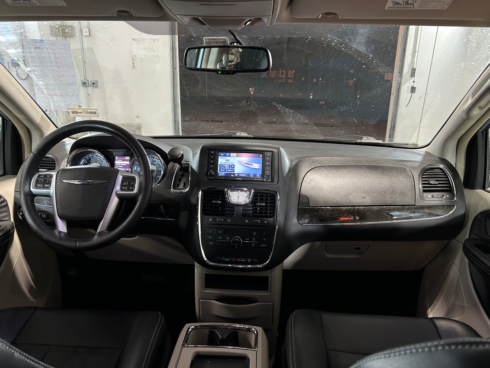 Thumbnail: 2013 Chrysler Town & Country - 2