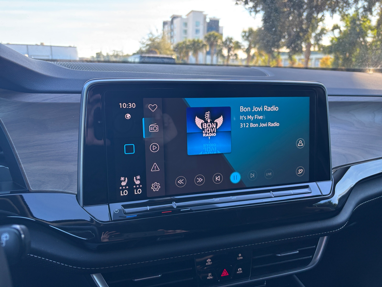 Thumbnail: 2025 Volkswagen Atlas - 4