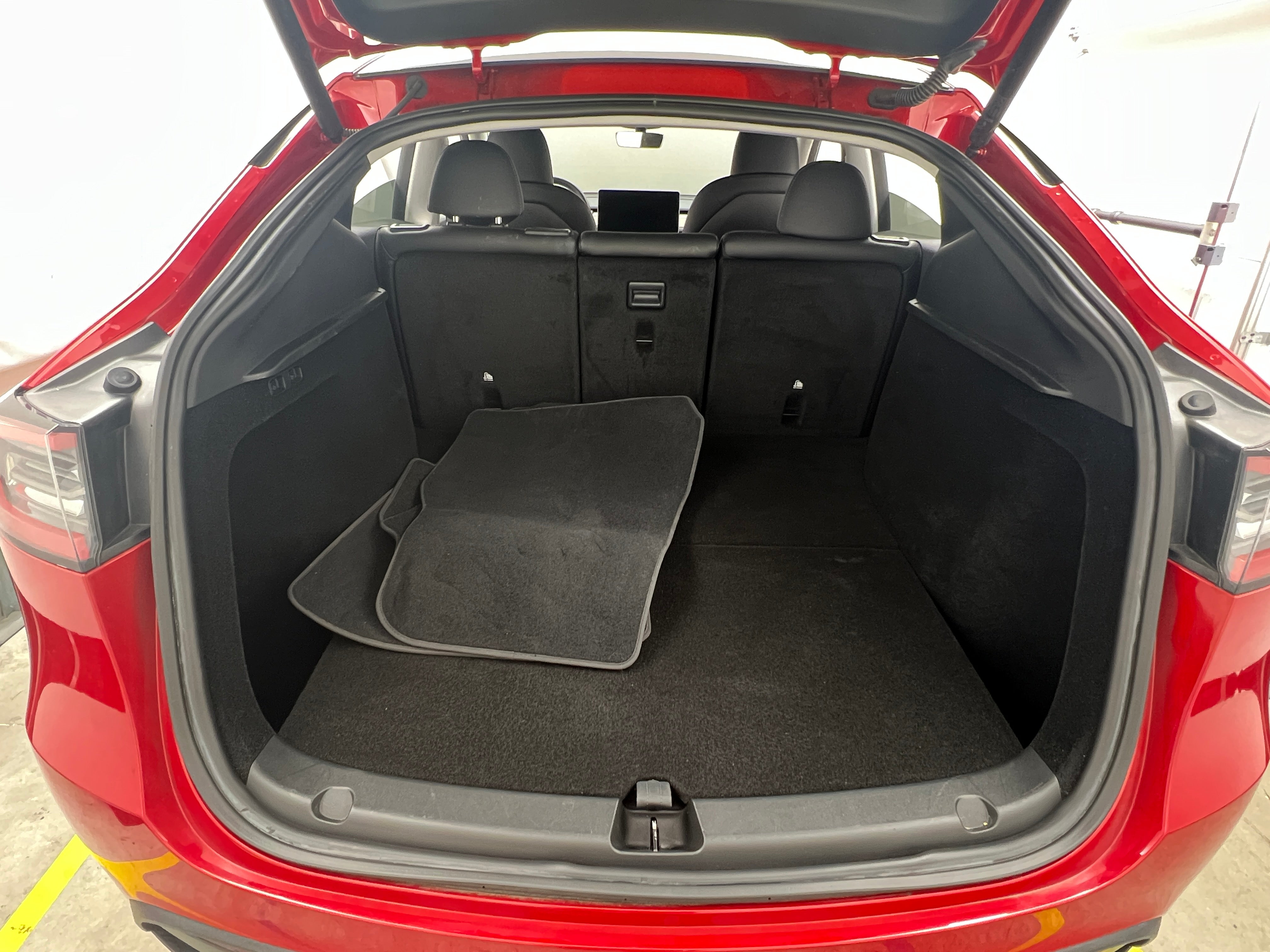 Used 2023 Tesla Model Y Long Range with VIN 7SAYGDEE1PA137258 for sale in Oak Creek, WI