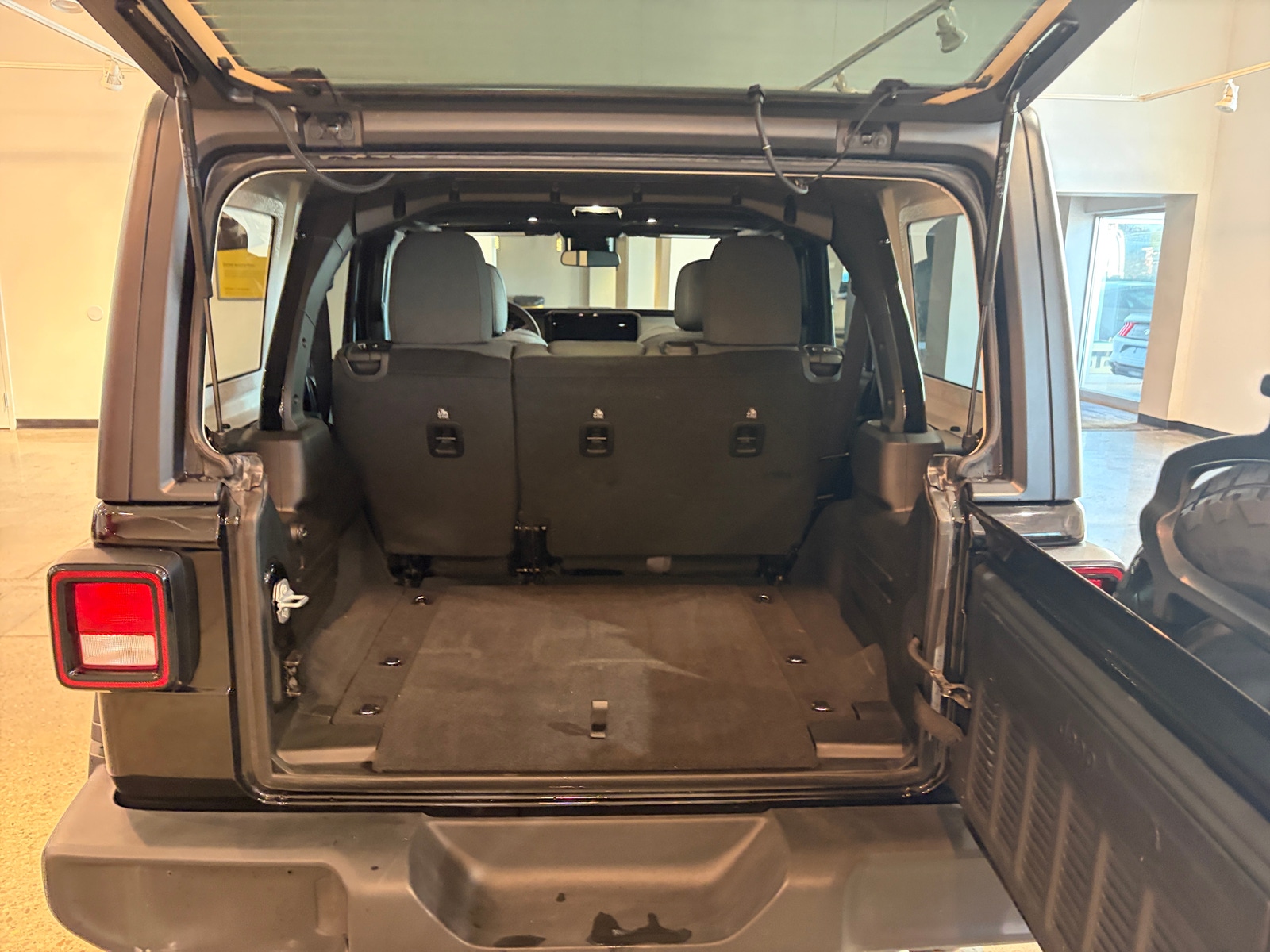 Thumbnail: 2025 Jeep Wrangler - 6