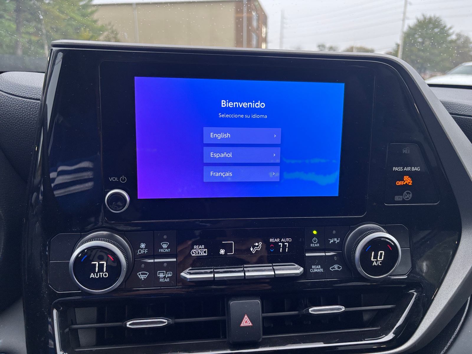 Thumbnail: 2025 Toyota Highlander - 4