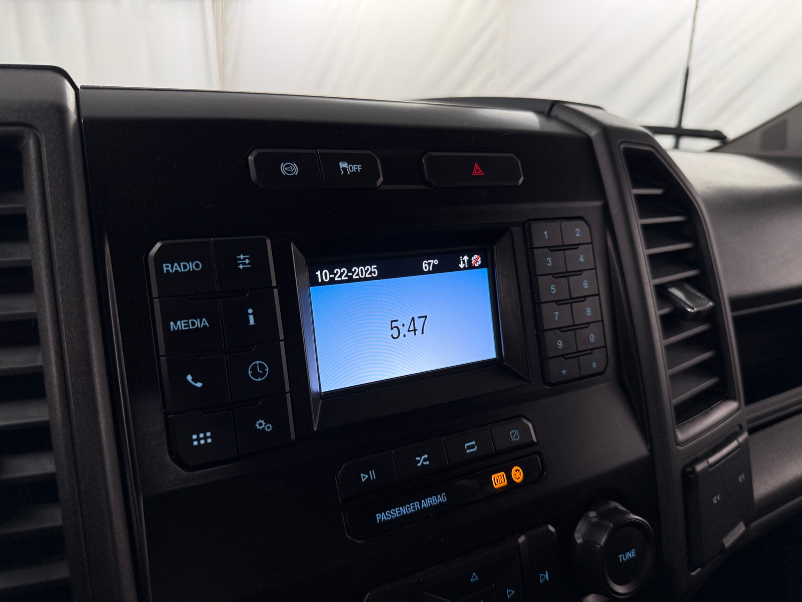 Thumbnail: 2022 Ford Econoline - 4