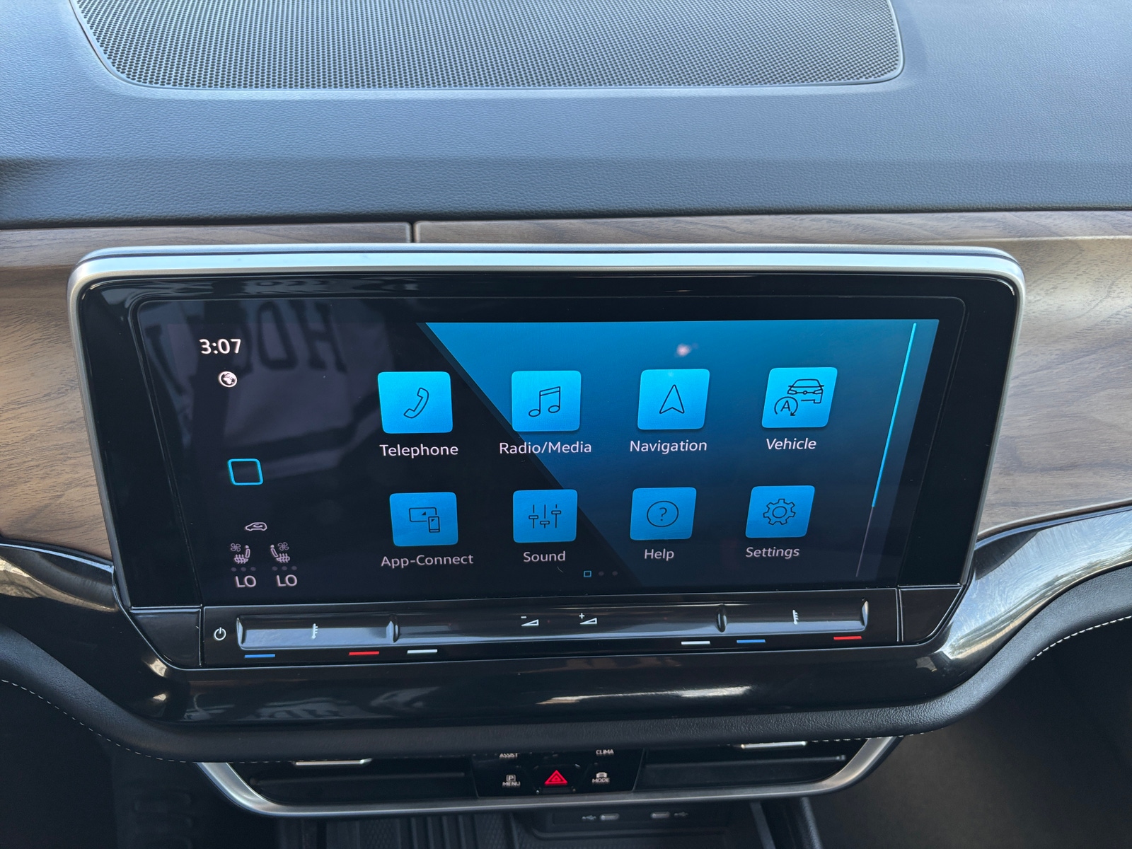 Thumbnail: 2025 Volkswagen Atlas - 4