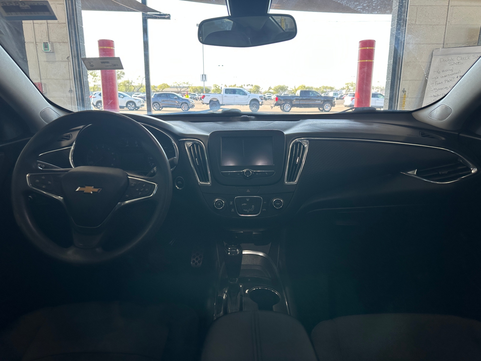 Thumbnail: 2017 Chevrolet Malibu - 3