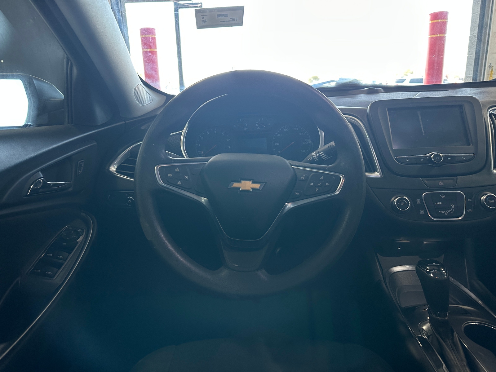 Thumbnail: 2017 Chevrolet Malibu - 5