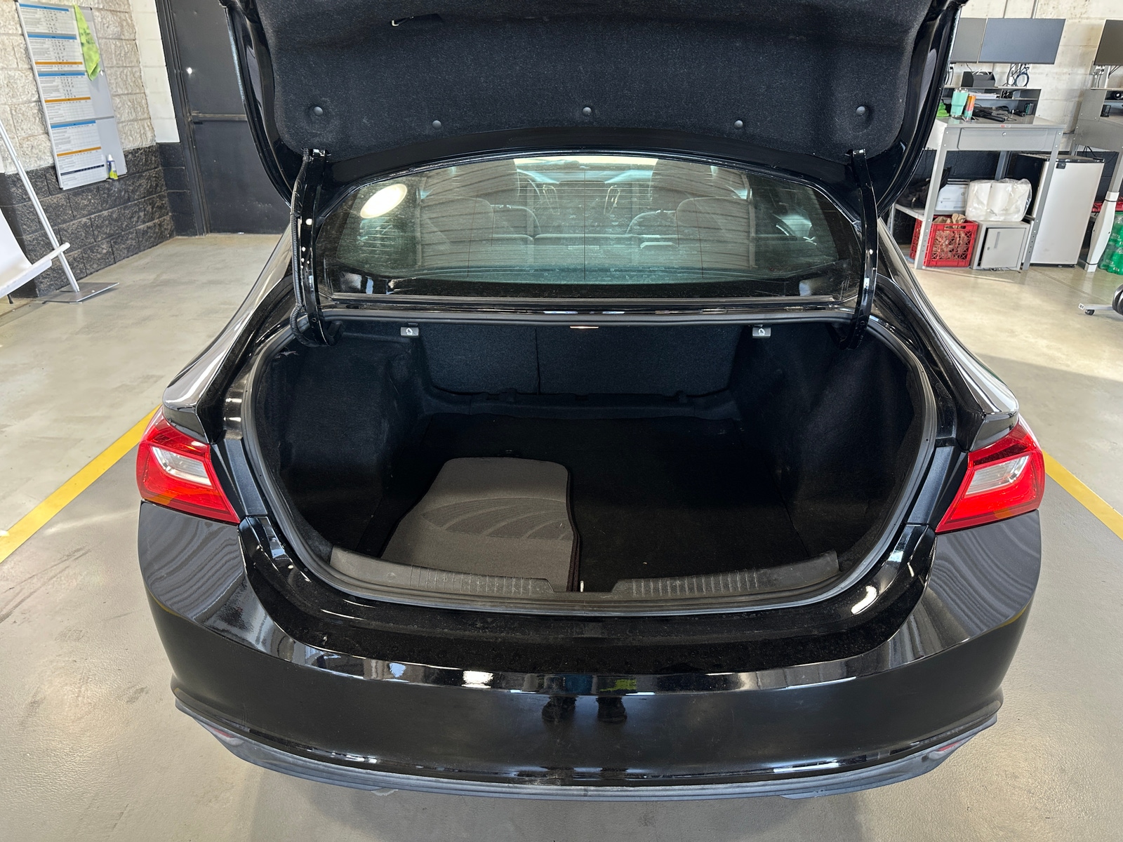 Thumbnail: 2017 Chevrolet Malibu - 7