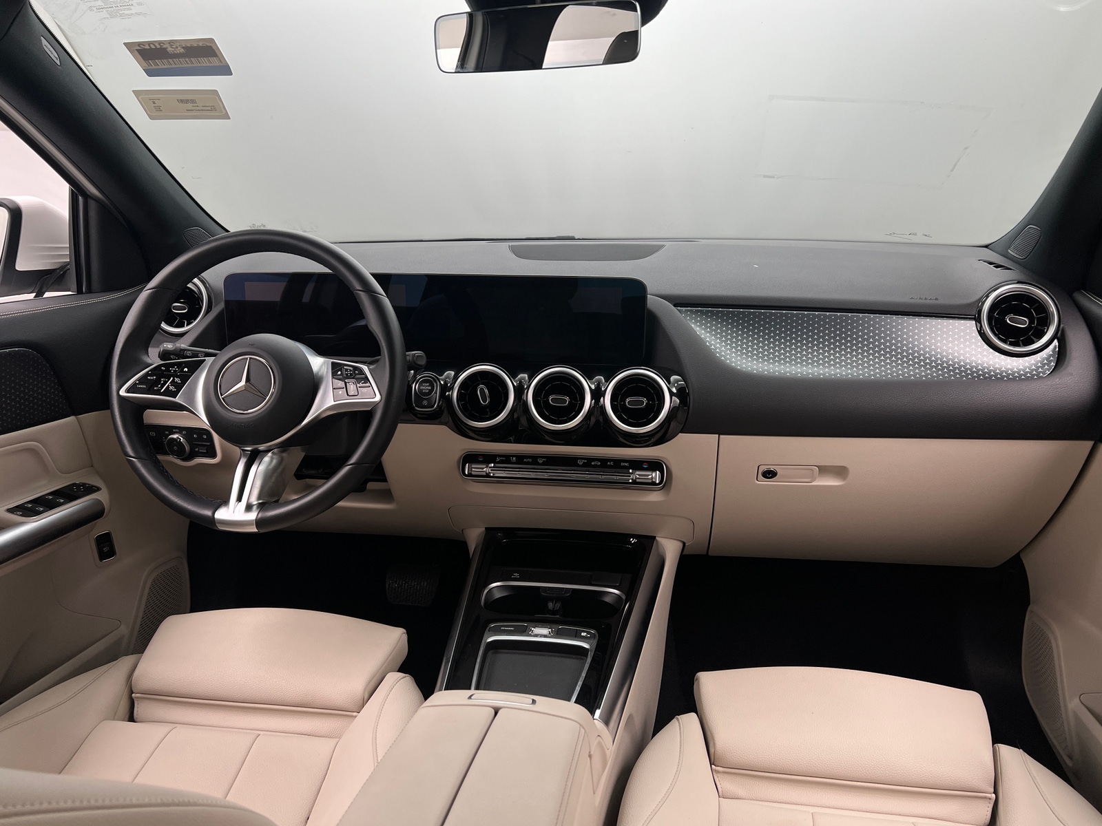 Thumbnail: 2025 Mercedes-Benz GLA - 2