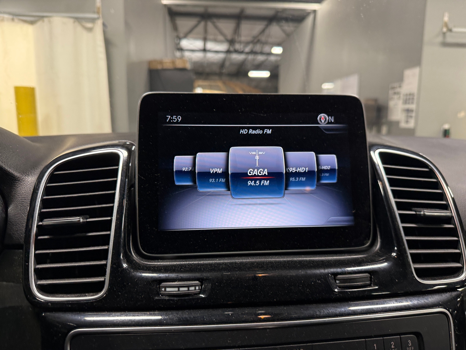 Thumbnail: 2018 Mercedes-Benz GLE - 3