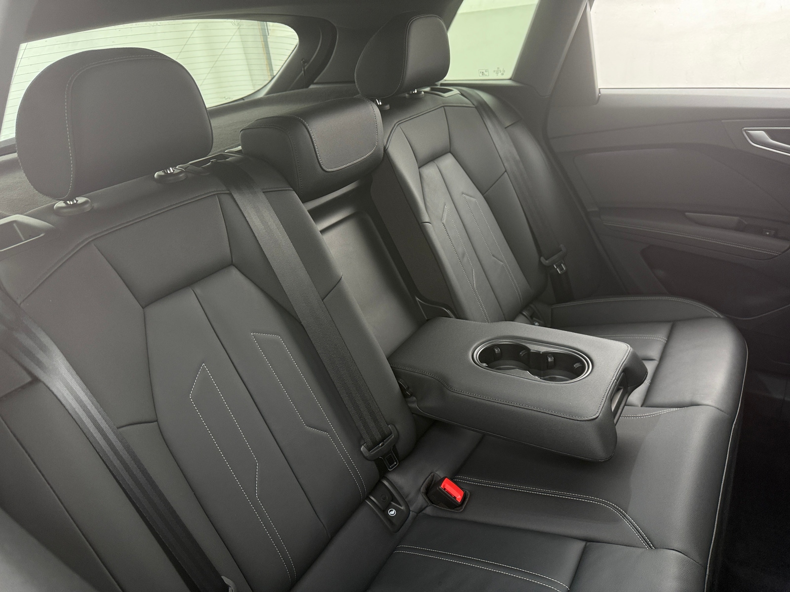 Thumbnail: 2022 Audi Q4 e-tron - 5