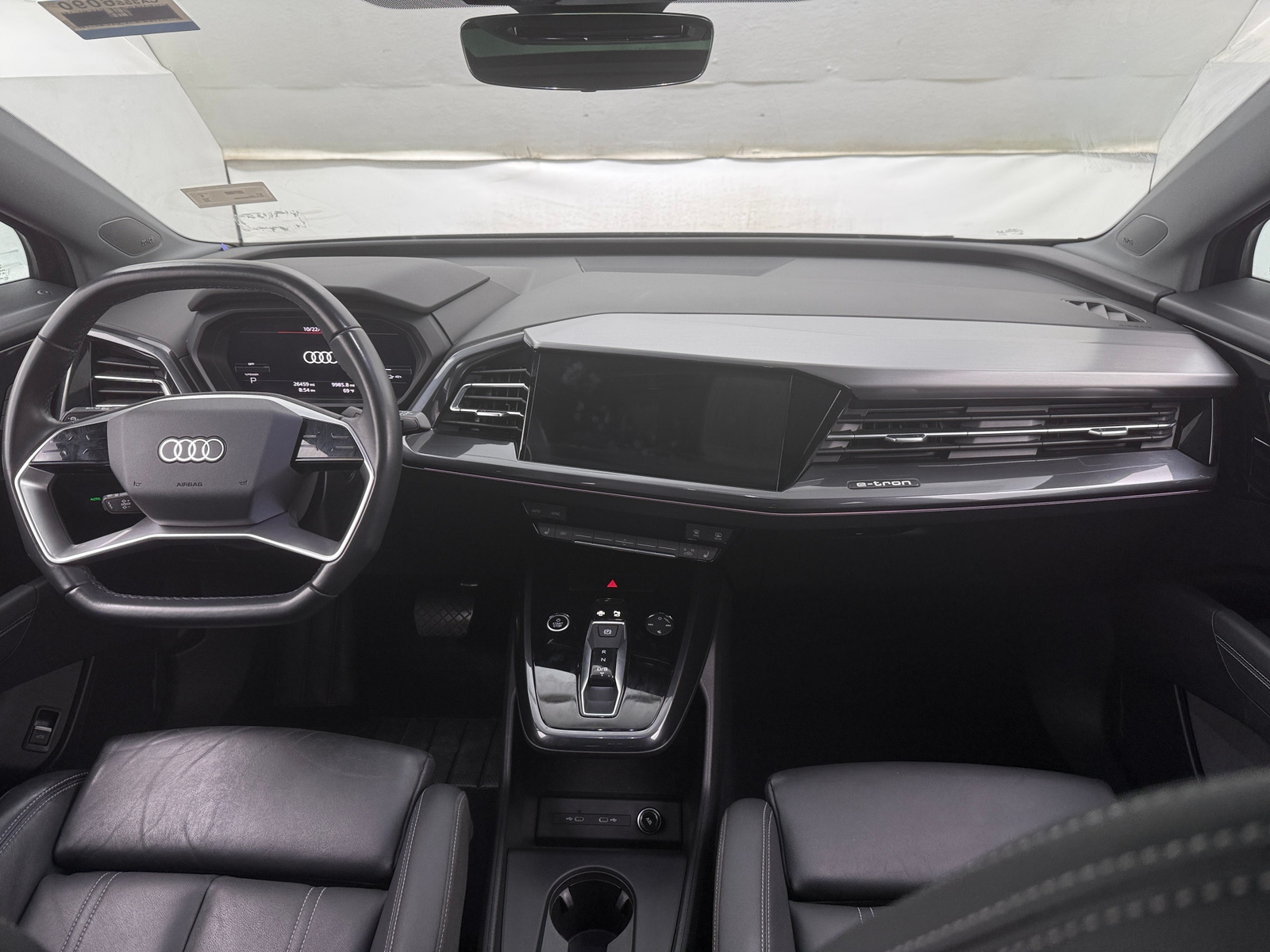 Thumbnail: 2022 Audi Q4 e-tron - 2