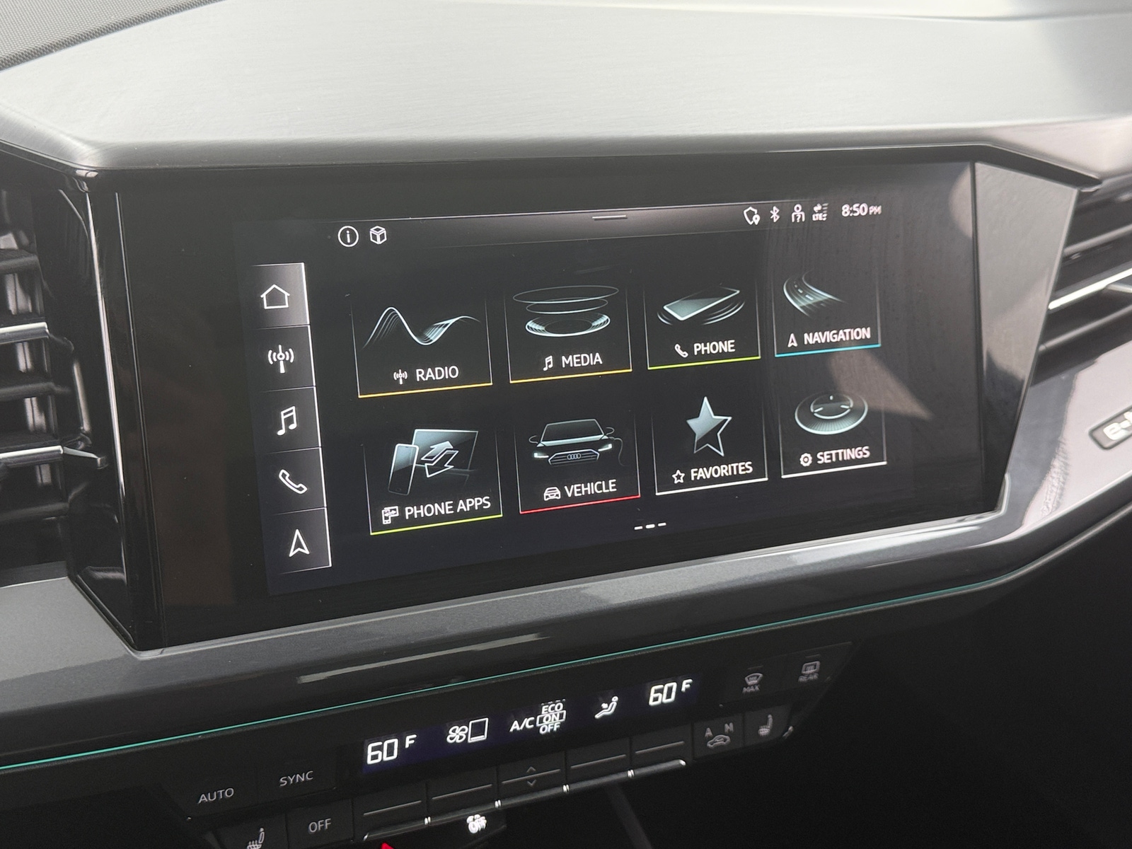 Thumbnail: 2022 Audi Q4 e-tron - 3