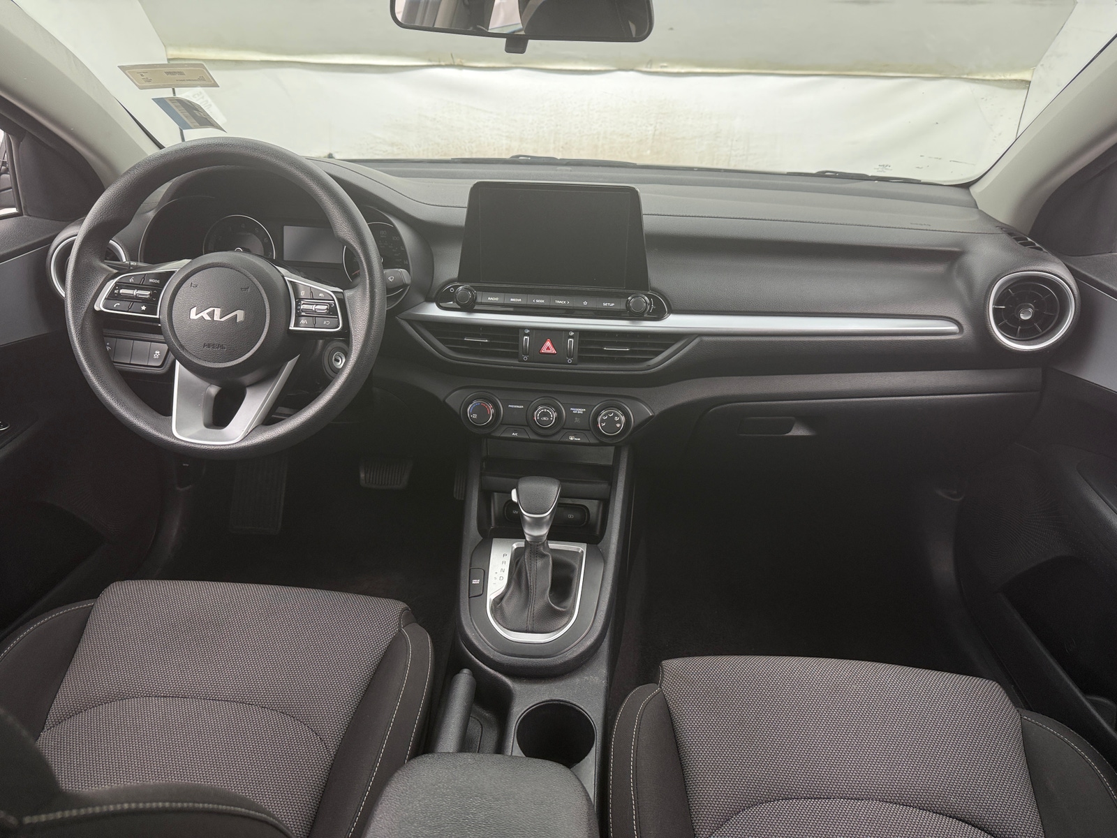 Thumbnail: 2024 Kia Forte - 3