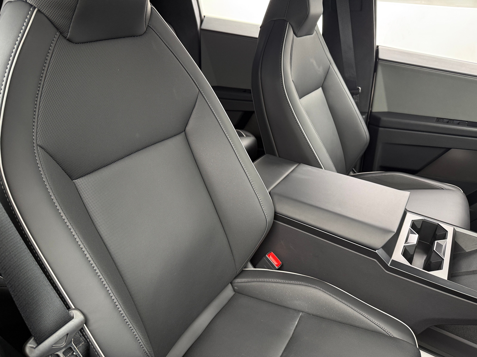 Thumbnail: 2025 Tesla Cybertruck - 2