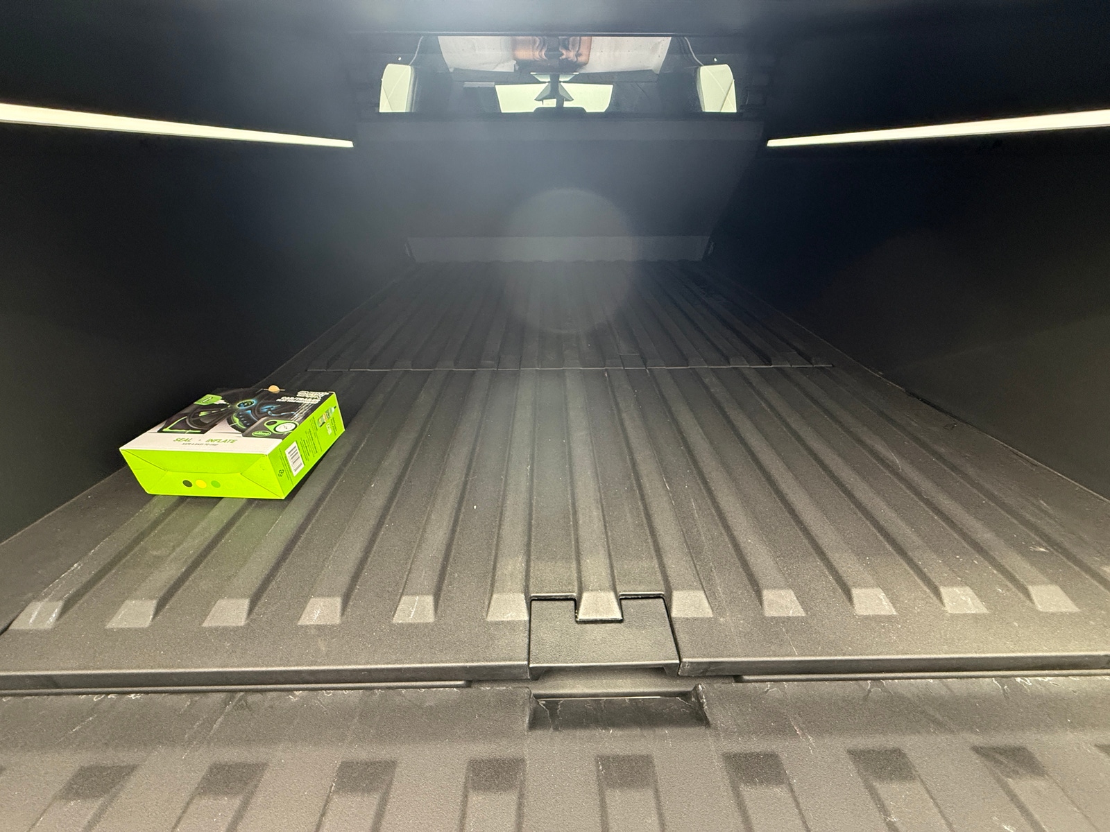 Thumbnail: 2025 Tesla Cybertruck - 7