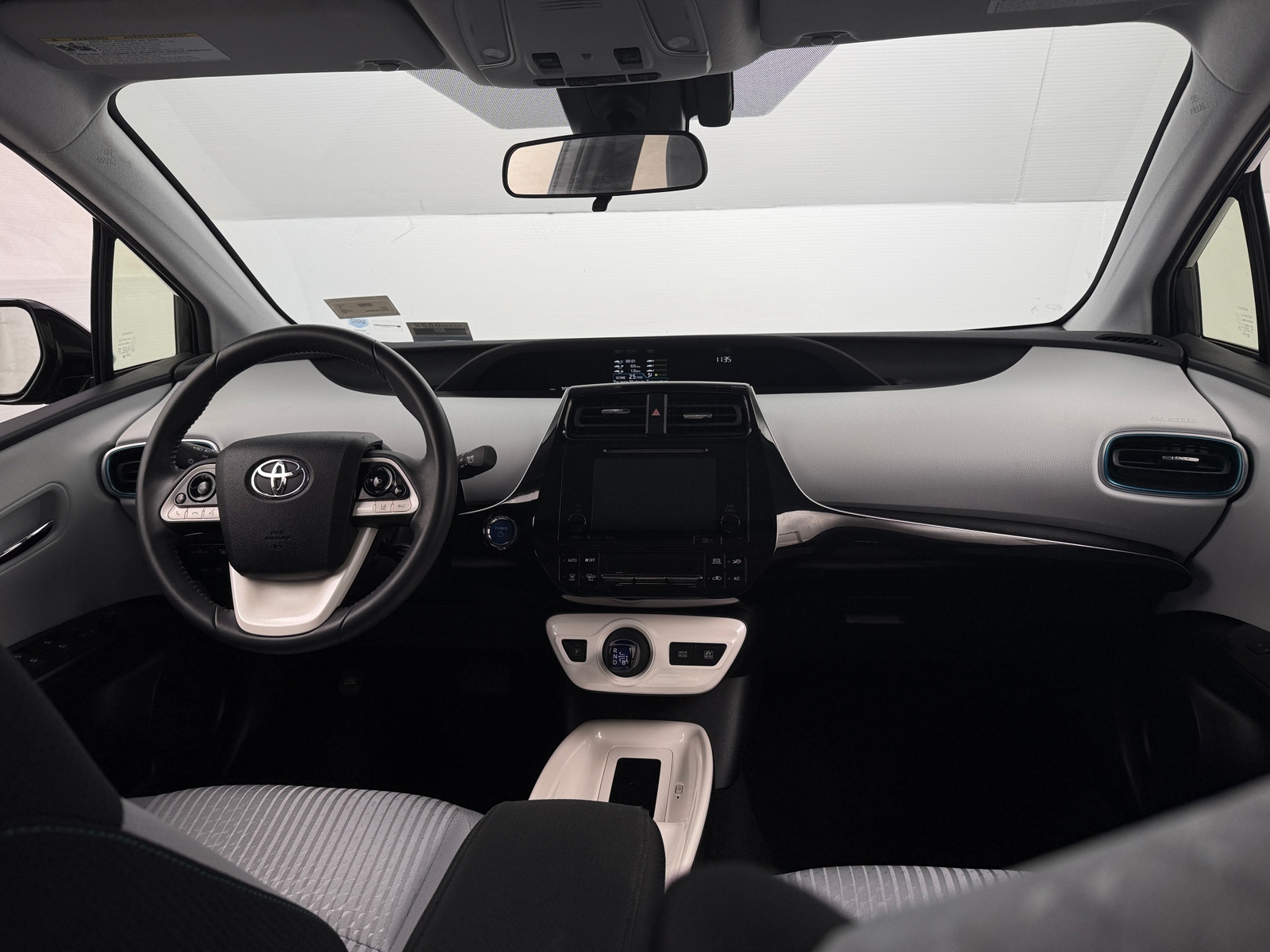 Thumbnail: 2017 Toyota Prius - 3