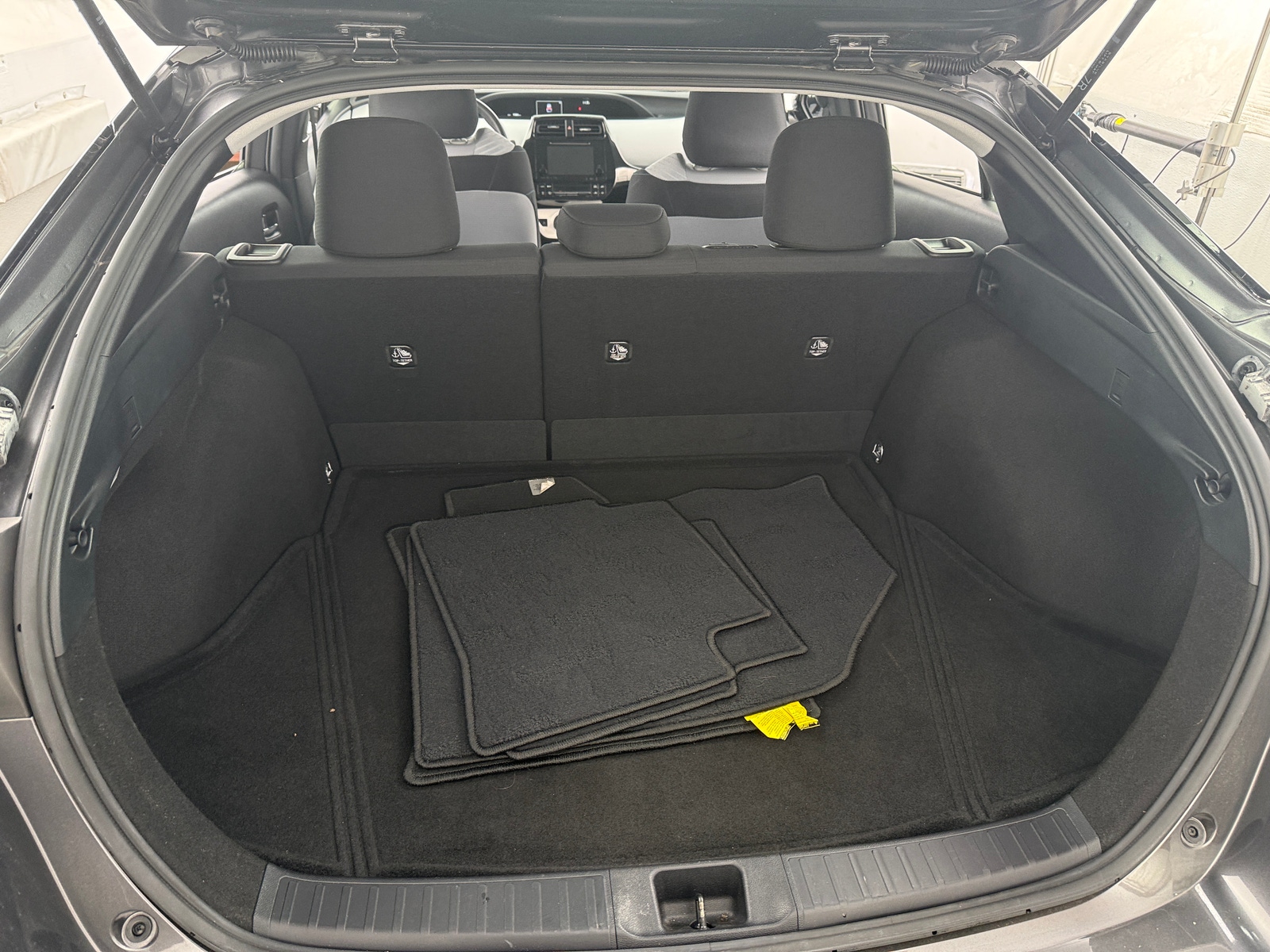 Thumbnail: 2017 Toyota Prius - 7