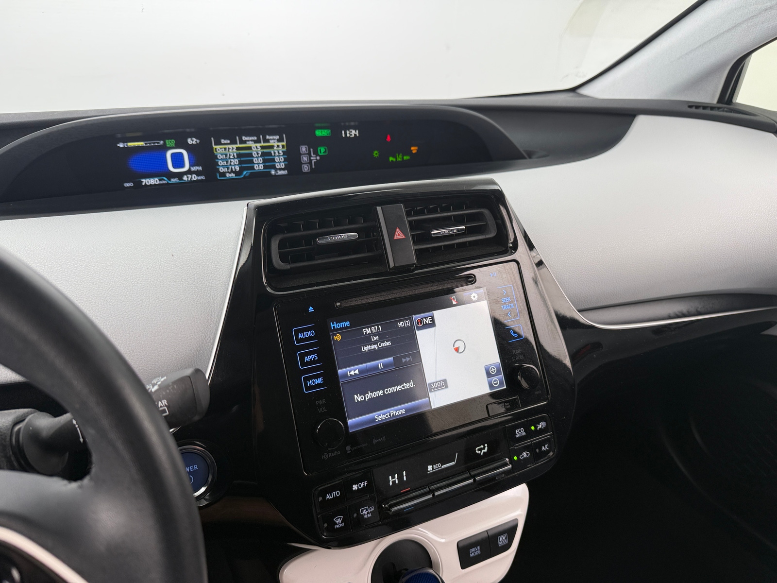 Thumbnail: 2017 Toyota Prius - 4