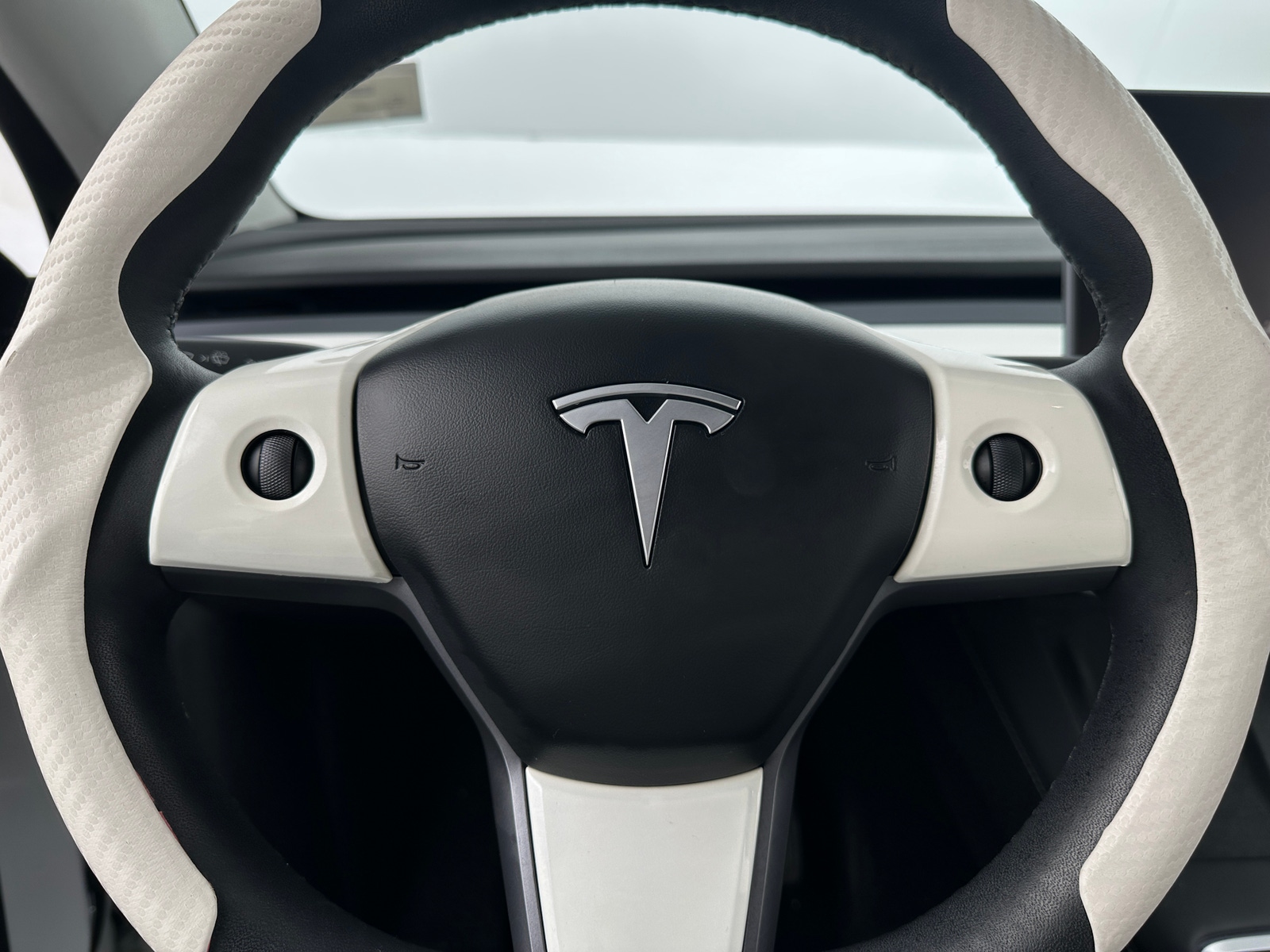 Thumbnail: 2023 Tesla Model Y - 4