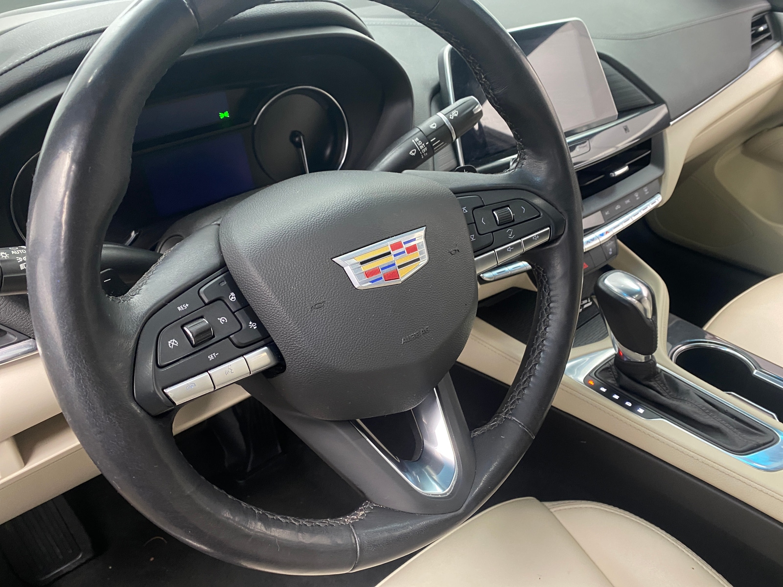 Thumbnail: 2021 Cadillac CT4 - 4