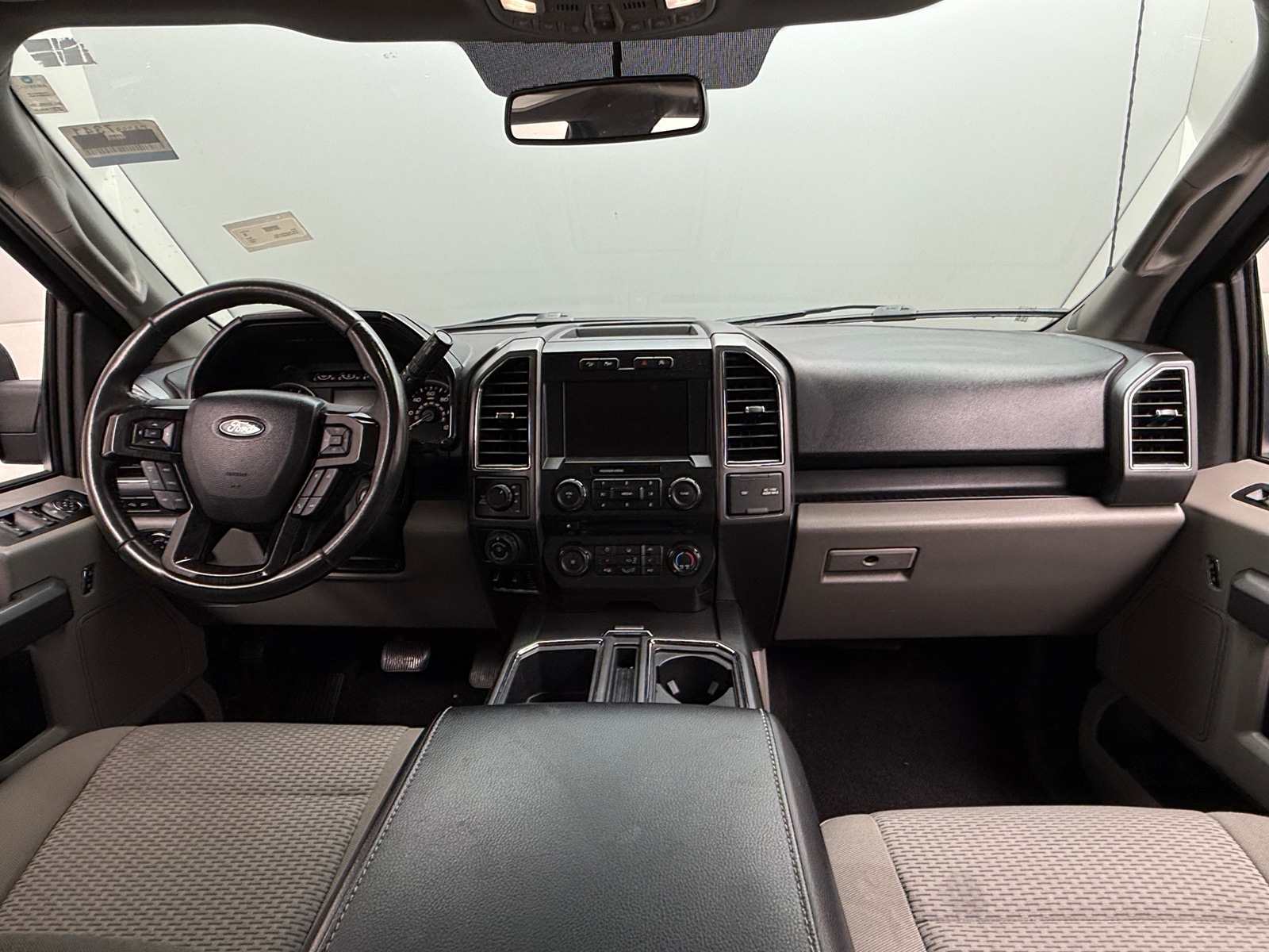 Thumbnail: 2017 Ford Econoline - 3